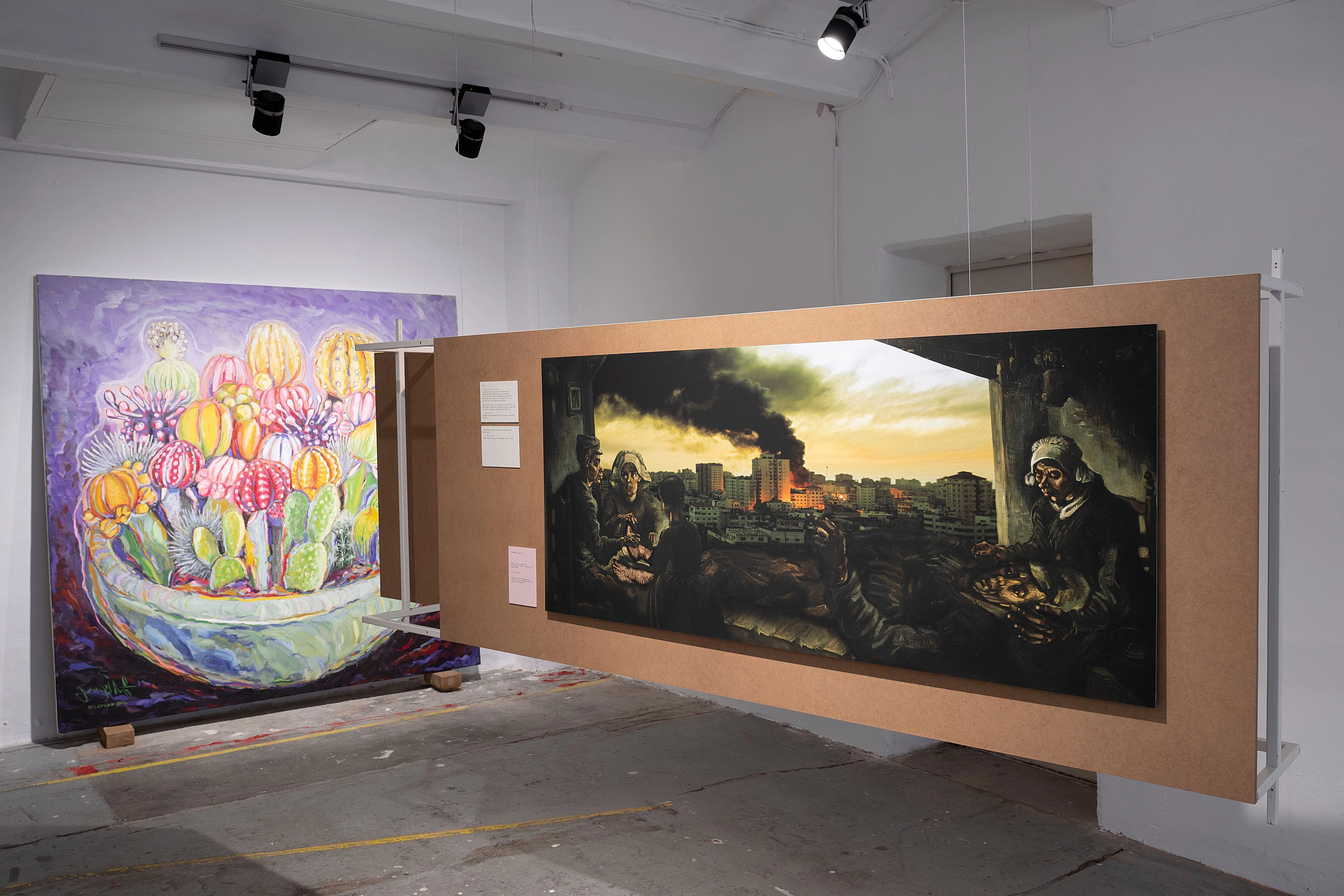 Bildserie „Guernica Gaza“ des palästinensischen Künstlers Mohammed Al Hawajri in den Räumen des Kollektivs The Question of Funding.
