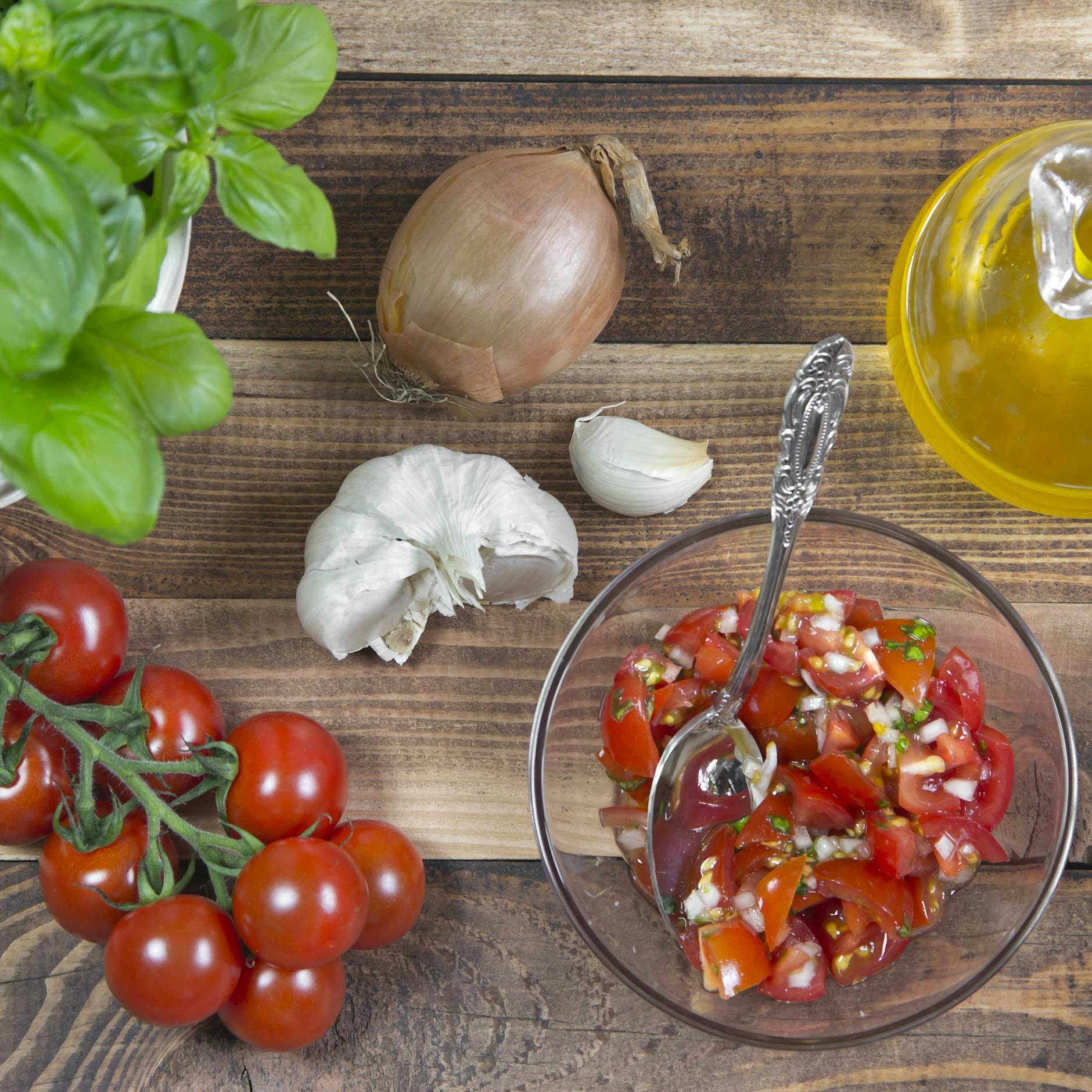 Genialer Tomatensalat: Einfacher geht’s nicht – leckerer auch nicht