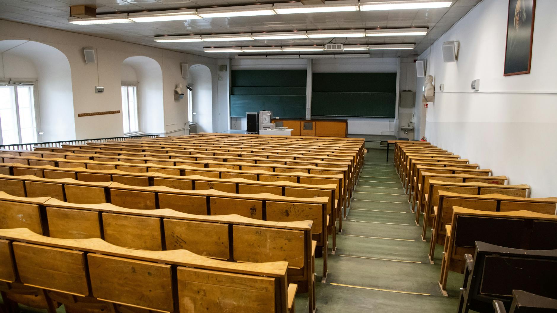 Ein leerer Hörsaal in der Humboldt-Universität.