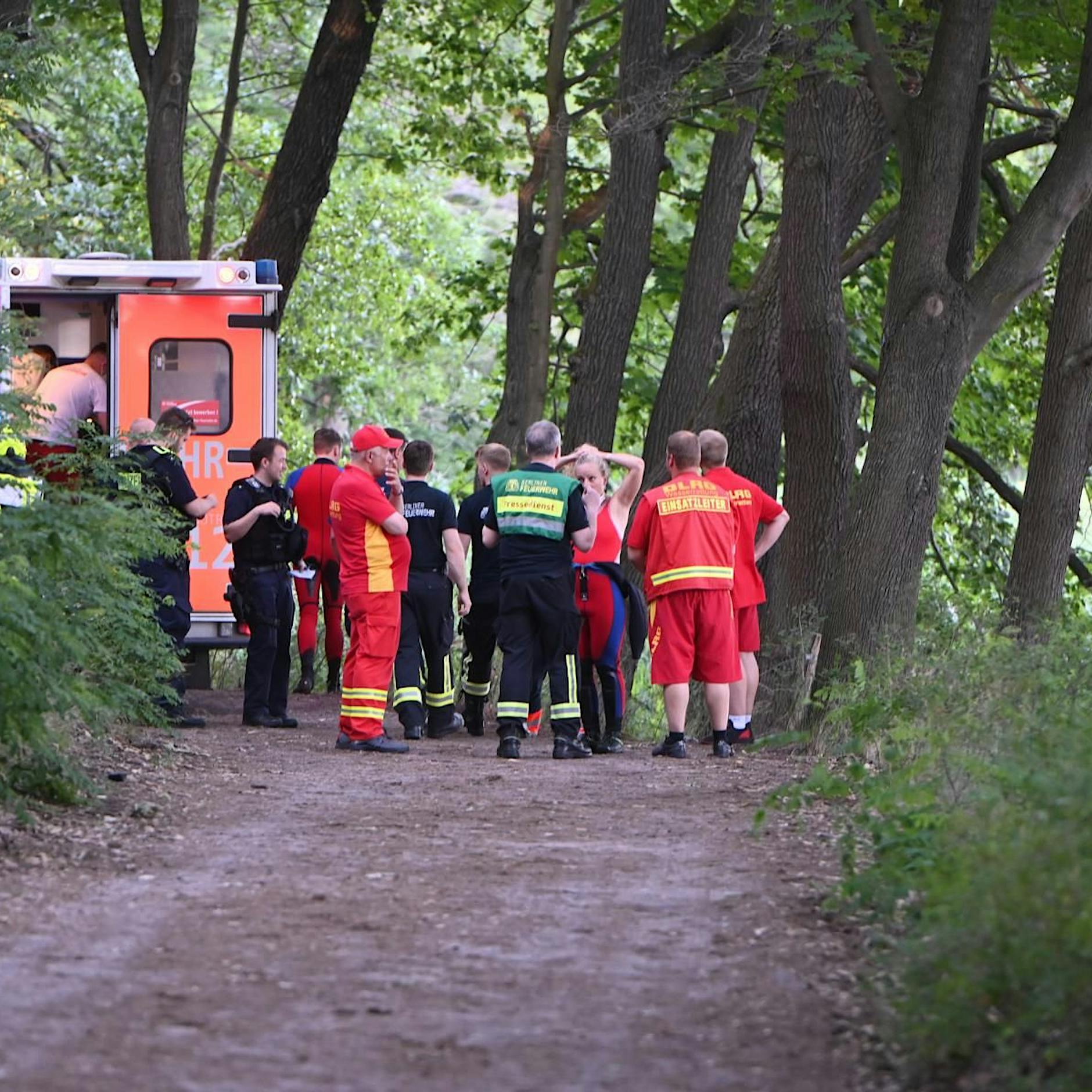 Zehlendorf: Schwimmer geht im Schlachtensee unter – und stirbt