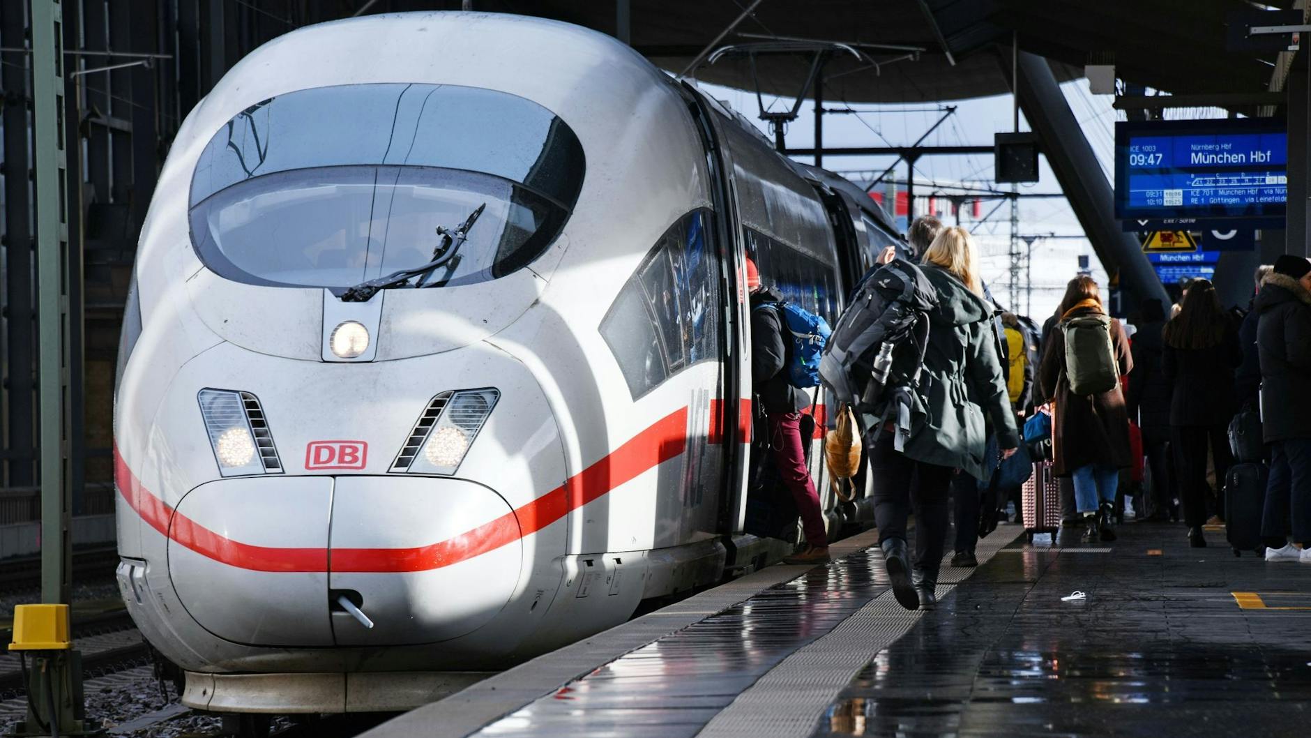 Profitieren vom Flugchaos: ICE-Verbindungen der Deutschen Bahn.