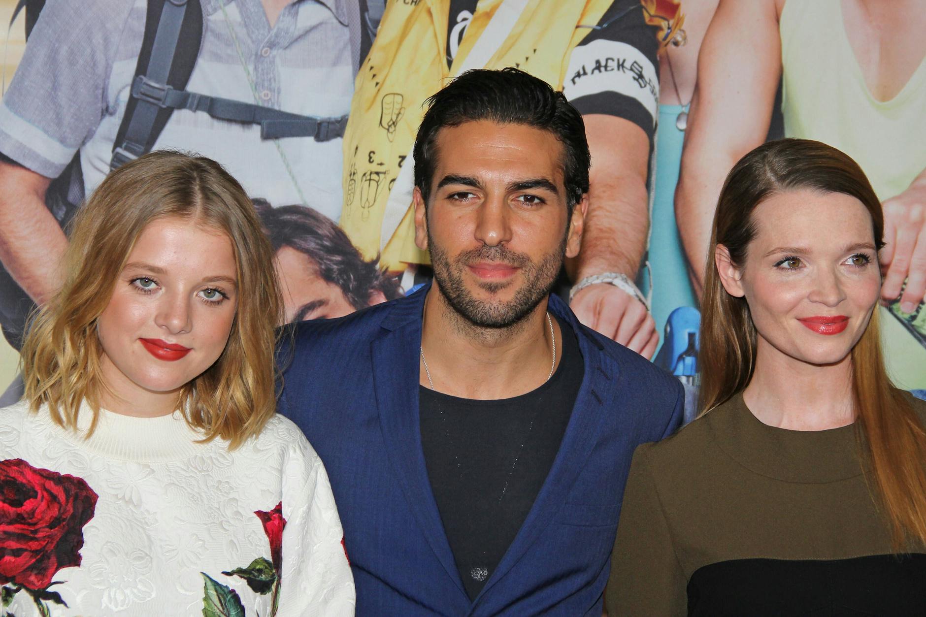 Elyas M Barek mit seinen Film-Partnerinnen Jella Haase und Karoline Herfurth bei der Premiere von Fack Ju Göhte 2