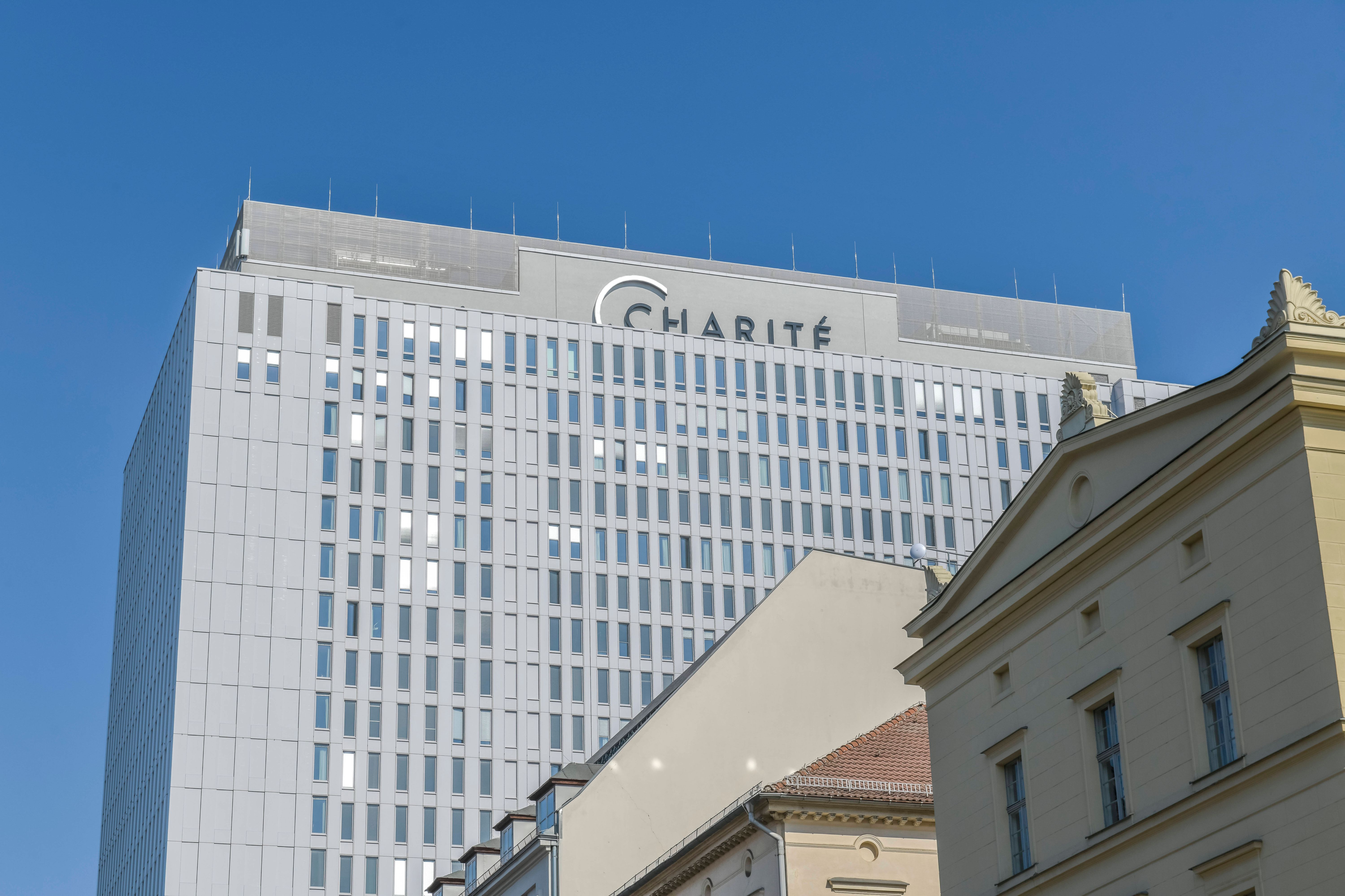 Keine Party ohne Corona-Piks: Charité schließt ungeimpften Mitarbeiter von Klinik-Fete aus