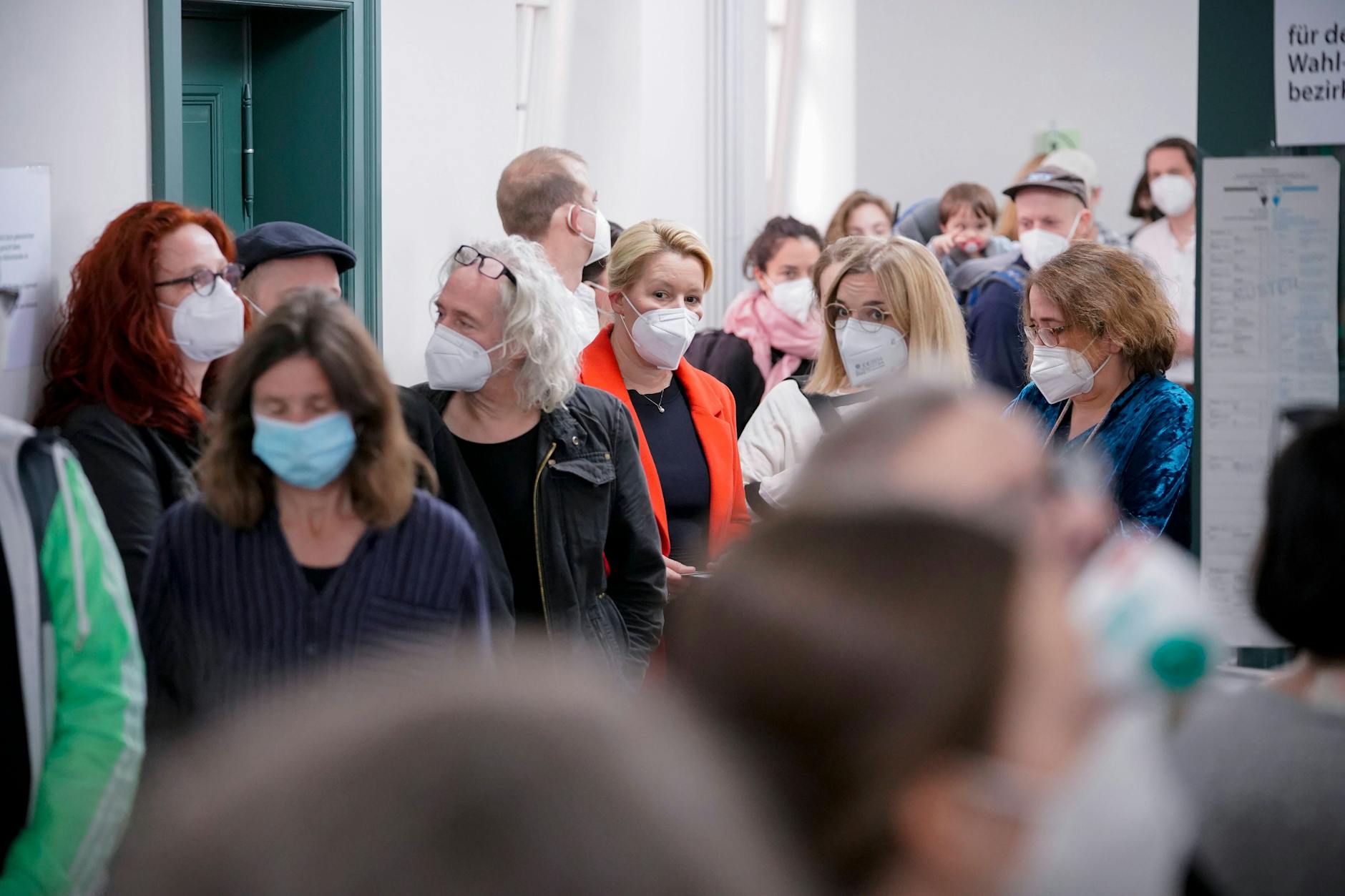 Auch Franziska Giffey stand am Wahltag im vergangenen September in der Schlange vor ihrem Wahllokal.