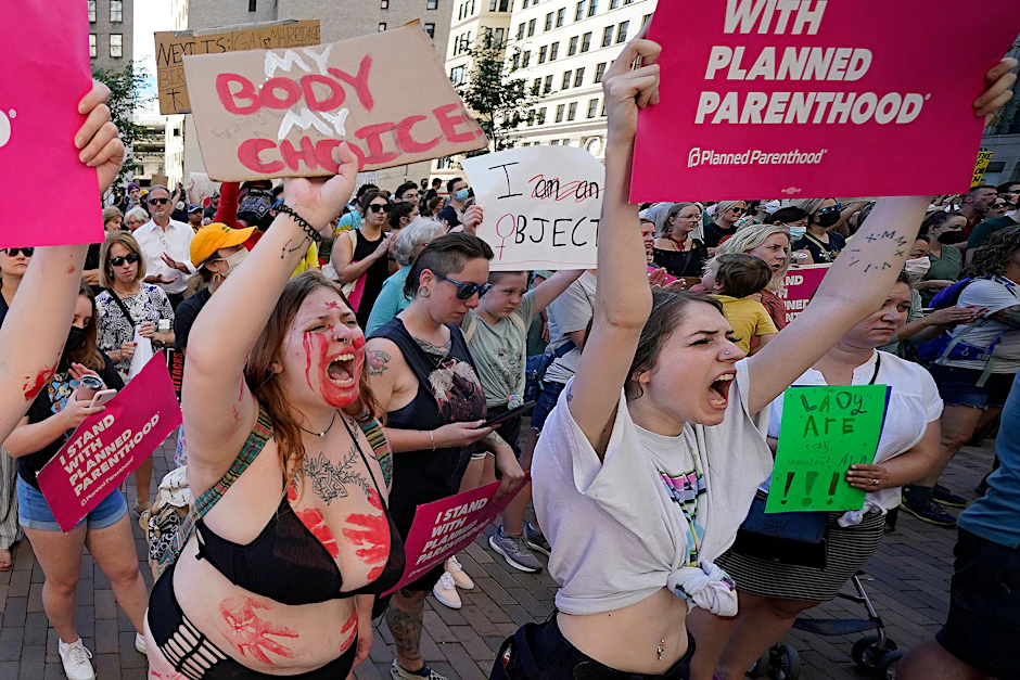 Frauen demonstrieren in den USA gegen die Abtreibungsverbote.