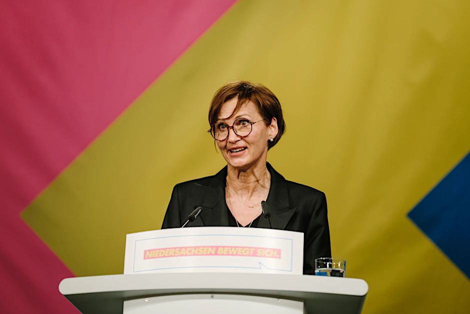 Die Bundesministerin für Bildung und Forschung, Bettina Stark-Watzinger (FDP), möchte Englisch in die Amtsstuben bringen.