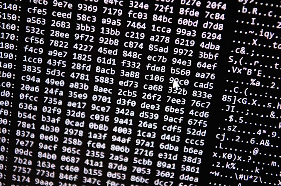 ARCHIV - Bei der Cyberattacke gegen den vom ukrainischen Militär genutzten Satellitendienst KA-SAT von Viasat wurden laut BSI auch die Betreiber von Windkrafträdern in Deutschland in Mitleidenschaft gezogen (Symbolfoto).  