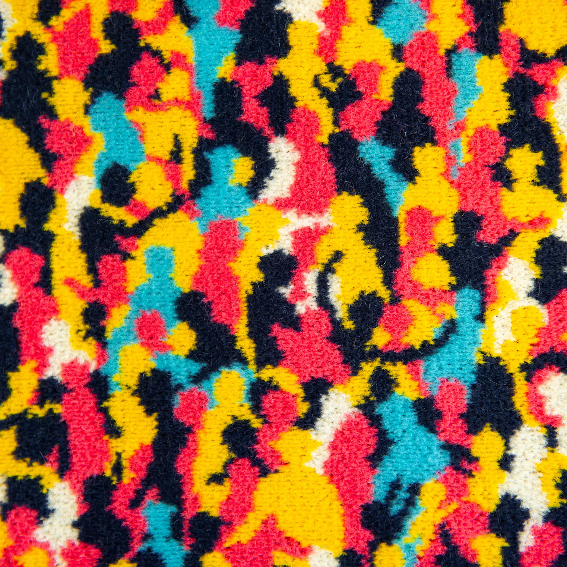 Das neue Sitzmuster der BVG: Wo ist der Hund? Und wo der Schweinkram?