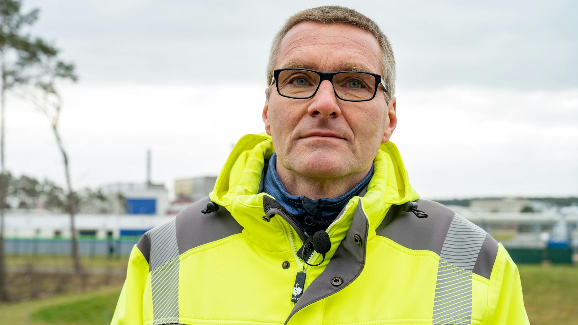 Der Lubminer Bürgermeister Axel Vogt im Gewerbegebiet von Lubmin.