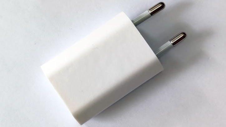 Klassischer iPhone-Adapter mit fünf Watt