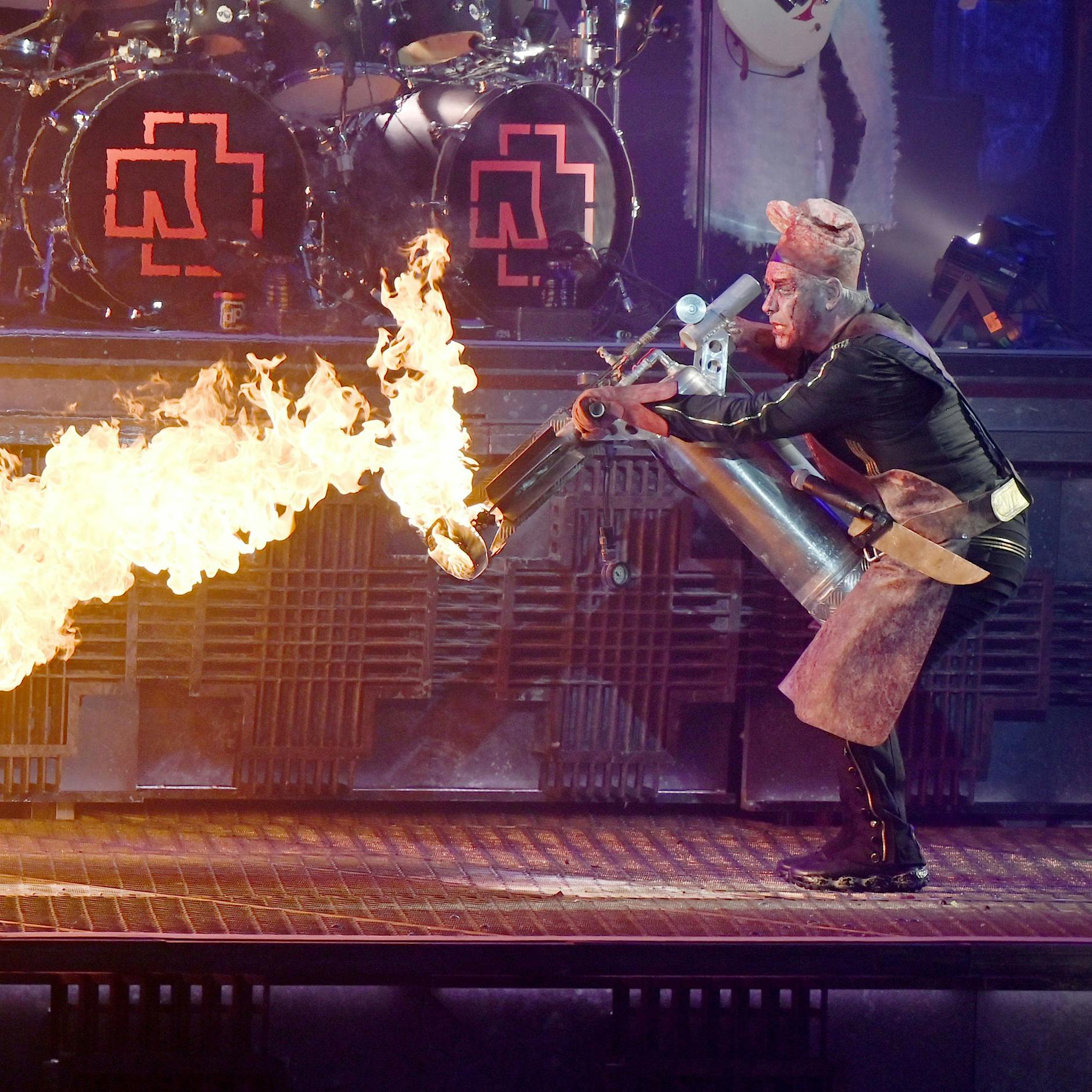 Diese Geschichte rührt zu Tränen! Arme, kleine Lena (11): Können die Fans von Rammstein das Mädchen aus Brandenburg retten?