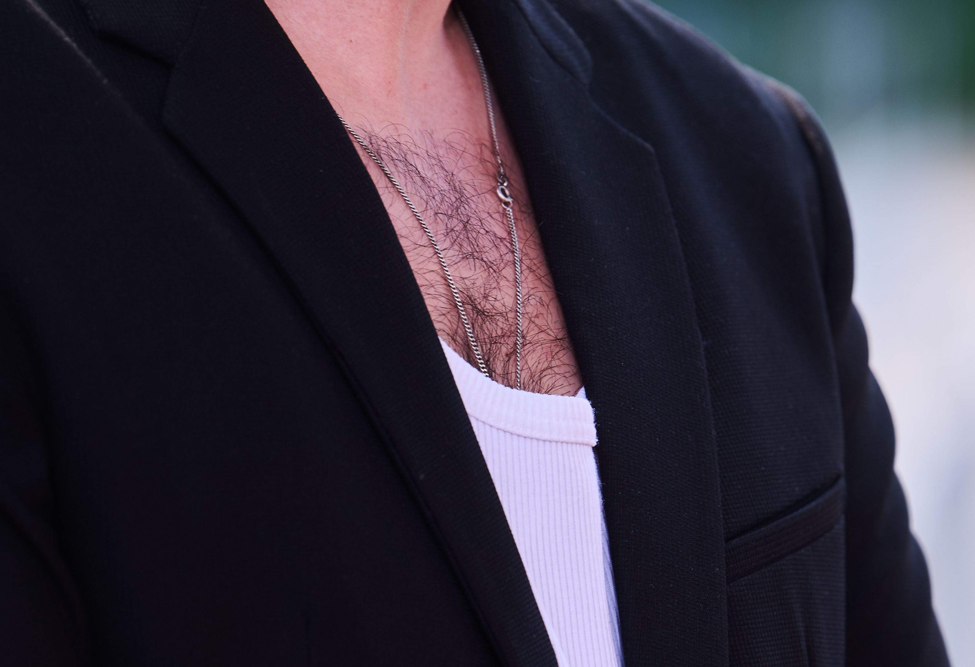 Image - Aalglatt oder Typ Teddybär – droht das Comeback der Brustbehaarung?