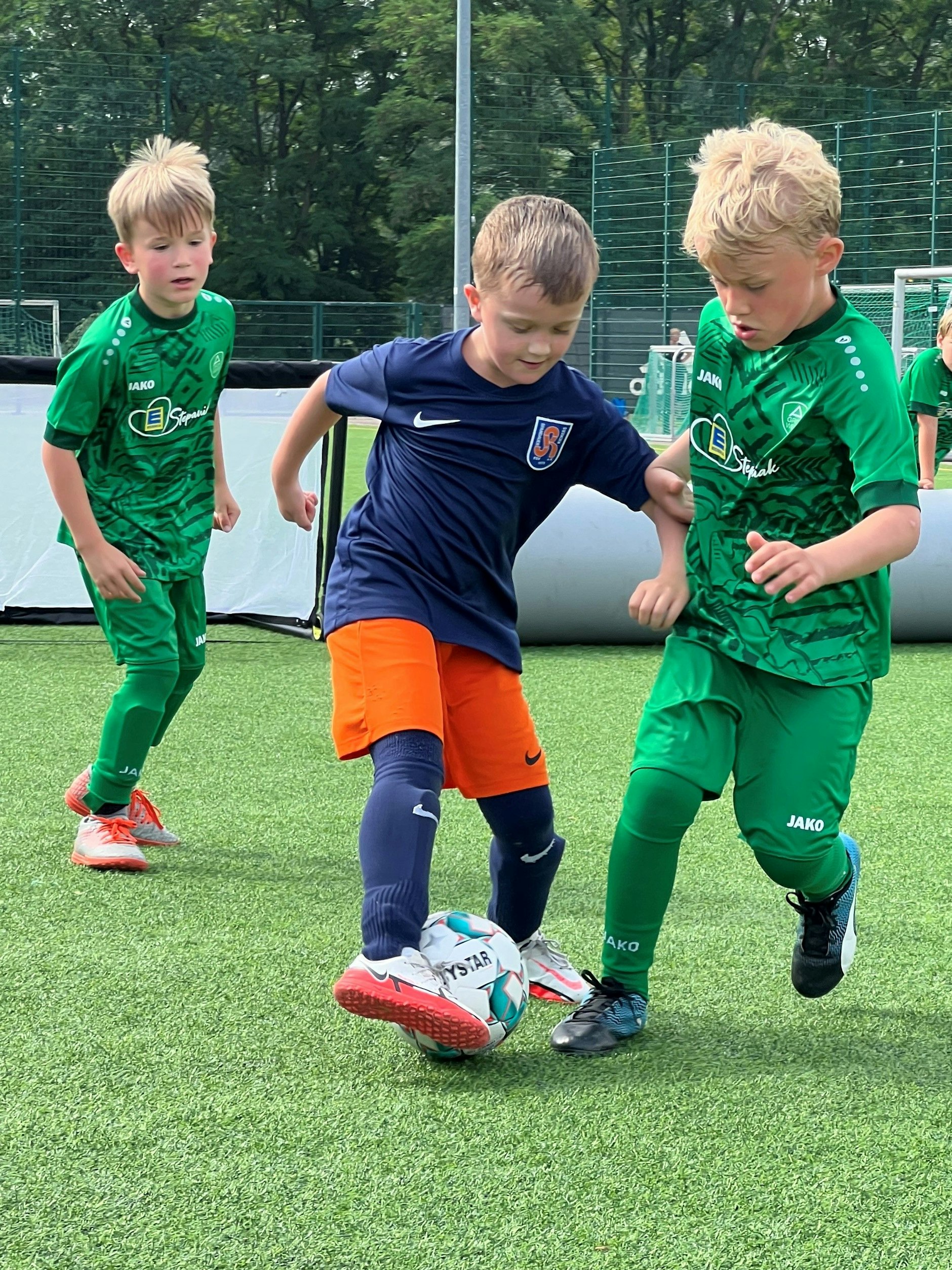 Nicht zu bremsen! Über 500 Kids hatten ihren Spaß beim Weltrekordversuch in Funino beim 1. FC Union.