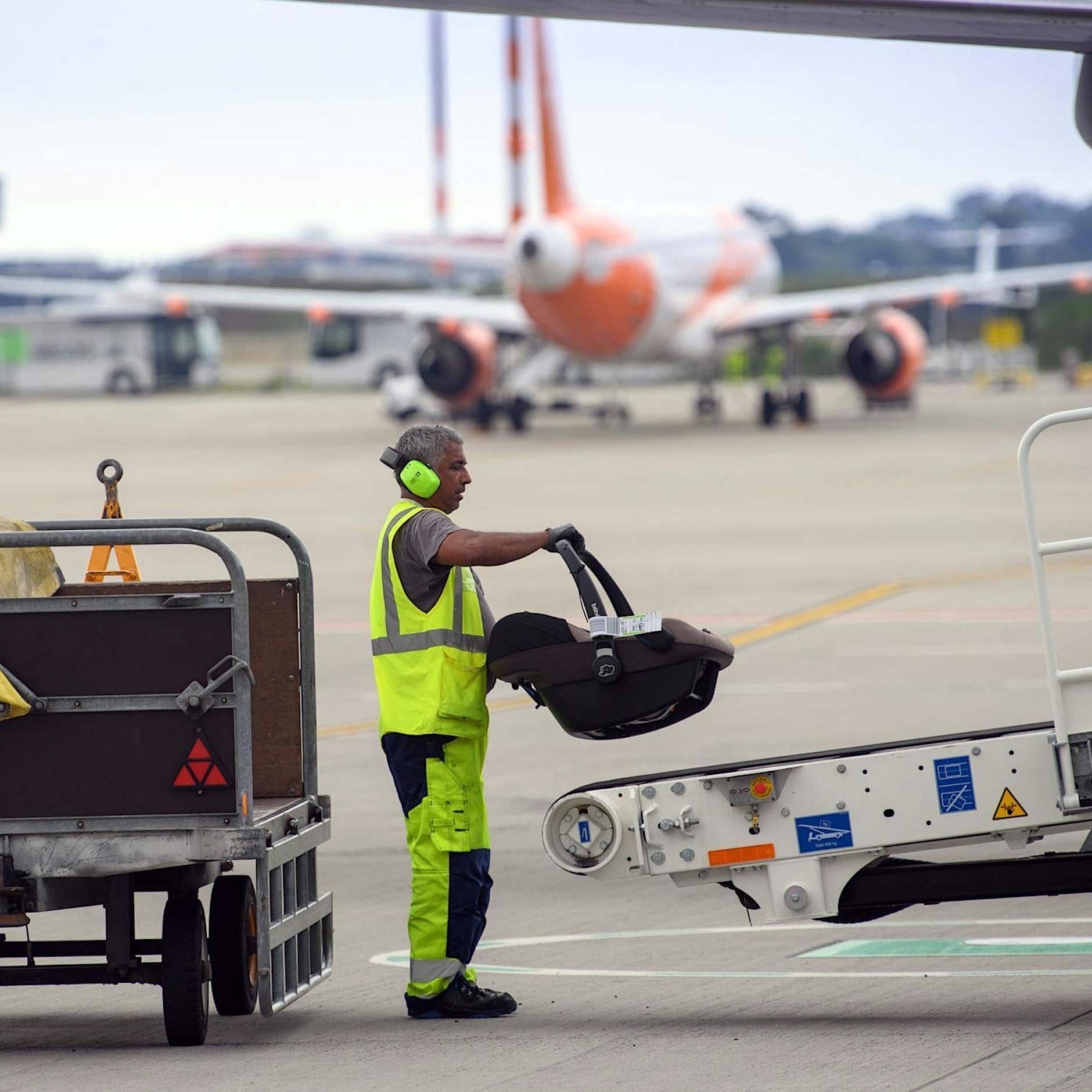 Der Flughafen BER zum Ferienstart: Wir schaffen es allein!