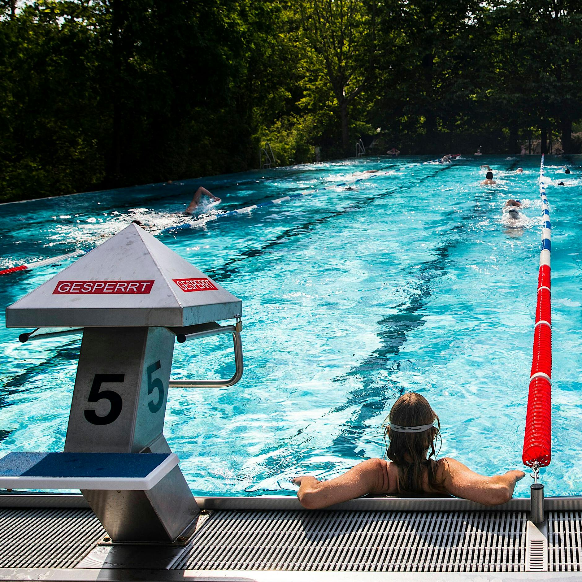 Energiesparen in Berlin: Die Lichter sollen nicht ausgehen – anderes aber schon