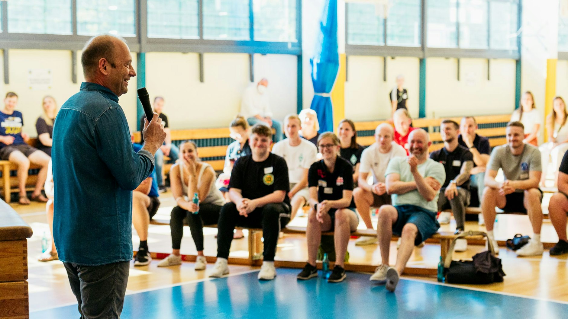 Alba Berlins Geschäftsführer Marco Baldi (l.) ließ es sich nicht nehmen, die Gäste des Community Summit persönlich zu begrüßen.