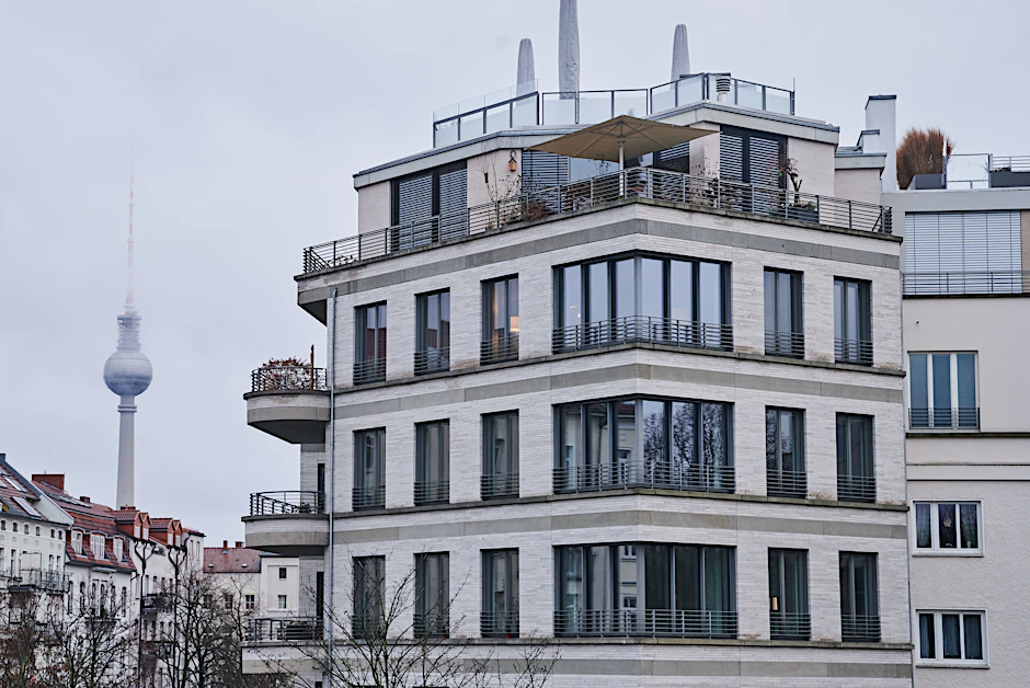 Wohnungen in Berlin: Während die SPD Mieter besser schützen will, hält der Eigentümerverband Haus & Grund dies für unnötig.