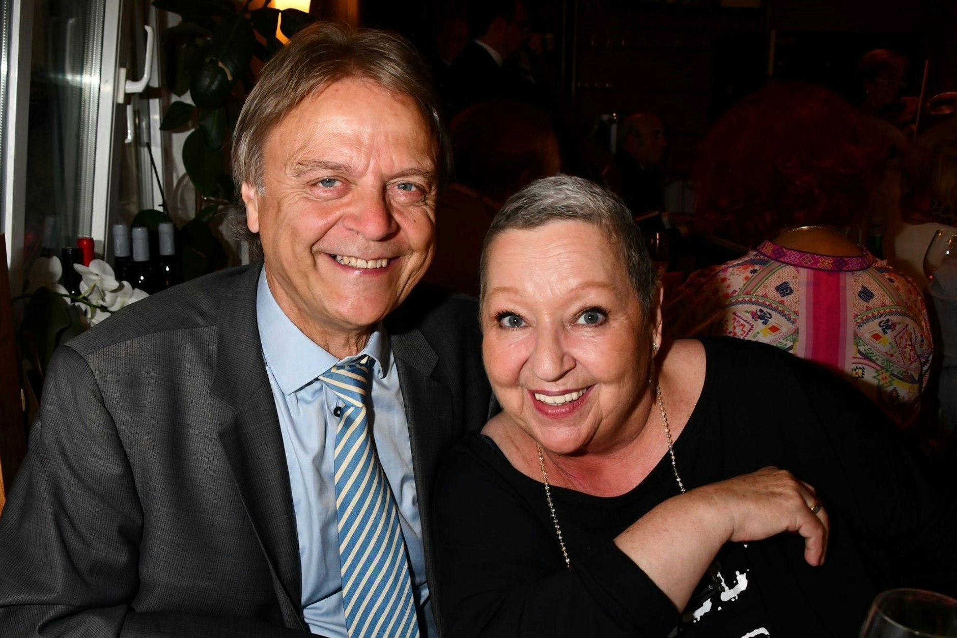 Mit Kurzhaar-Frisur: Angelika Mann mit ihrem Mann Ralf Rasch.