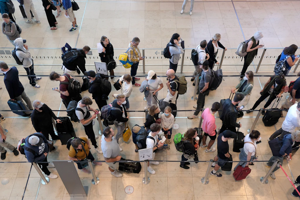 Flughafen BER: Piloten warnen vor langen Wartezeiten