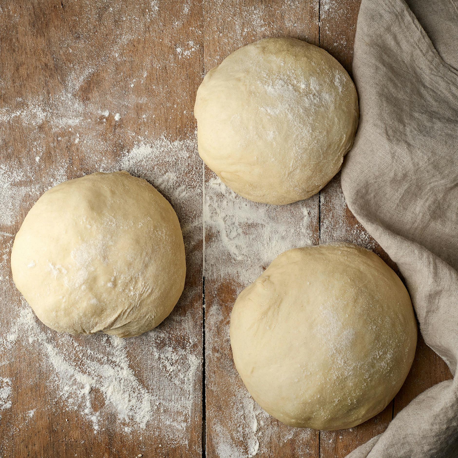 Geniales Rezept für Knoblauch-Mozzarella-Brötchen: Wahnsinnig lecker – die zergehen auf der Zunge