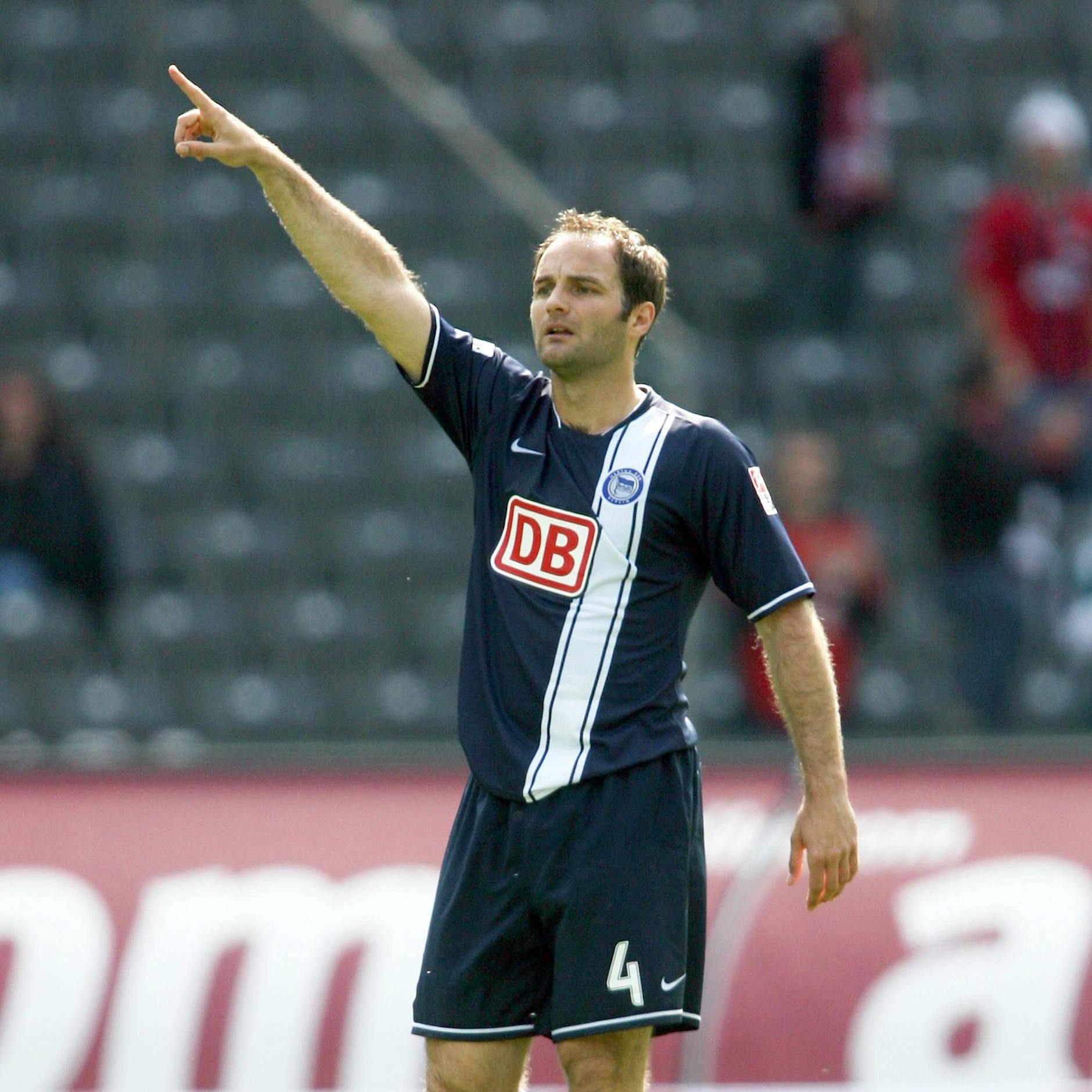 14 Oranje-Kicker bei Hertha BSC: Alle dünne - außer Dick van Burik!