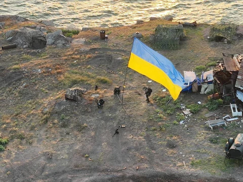 Schlangeninsel: Ukrainische Flagge gehisst