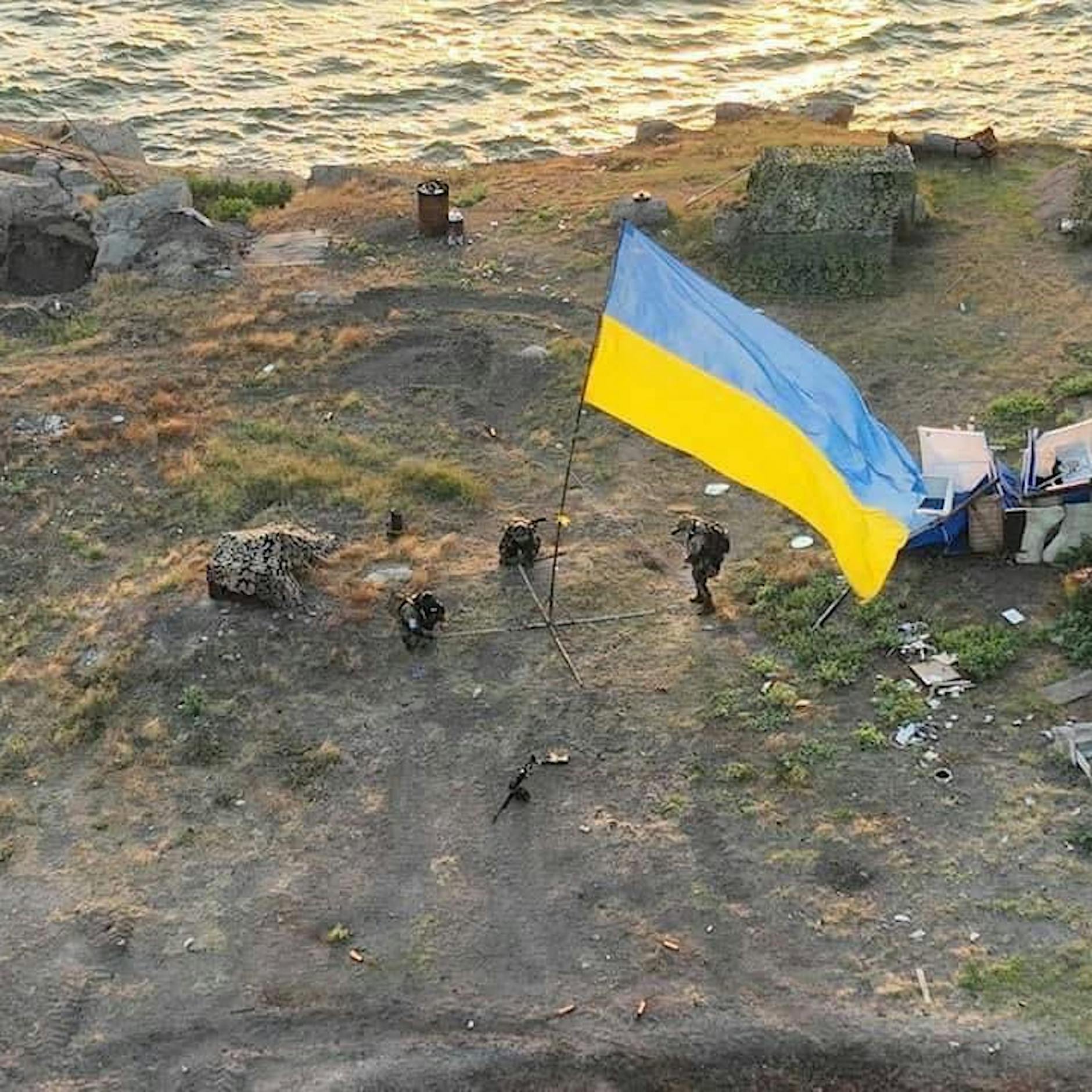 Schlangeninsel: Ukrainische Flagge gehisst