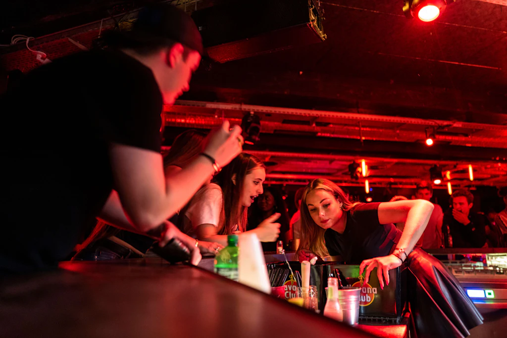 Hallo, ich bin Gymnasiast aus Berlin, 18 Jahre alt. Und Alkoholiker
