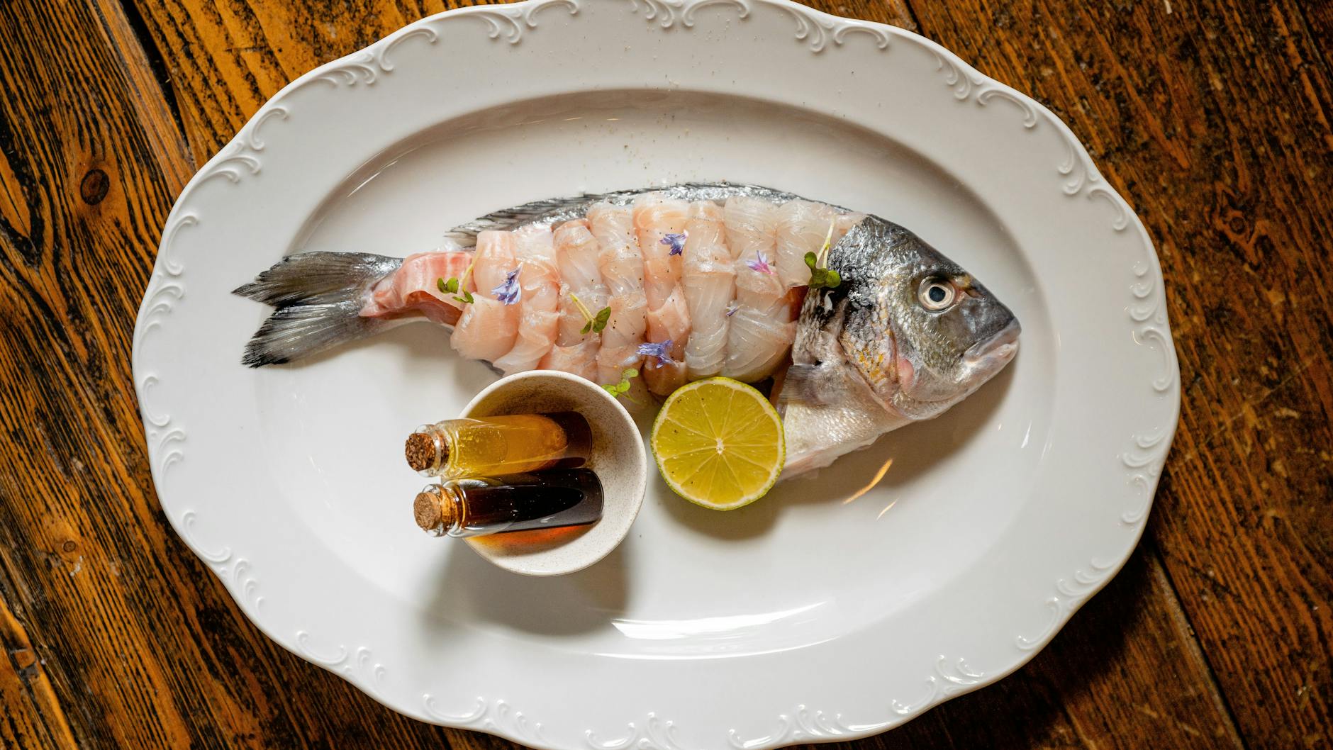 Klassisch asiatisch, ohne Schnickschnack kommt die Dorade im November auf den Tisch.