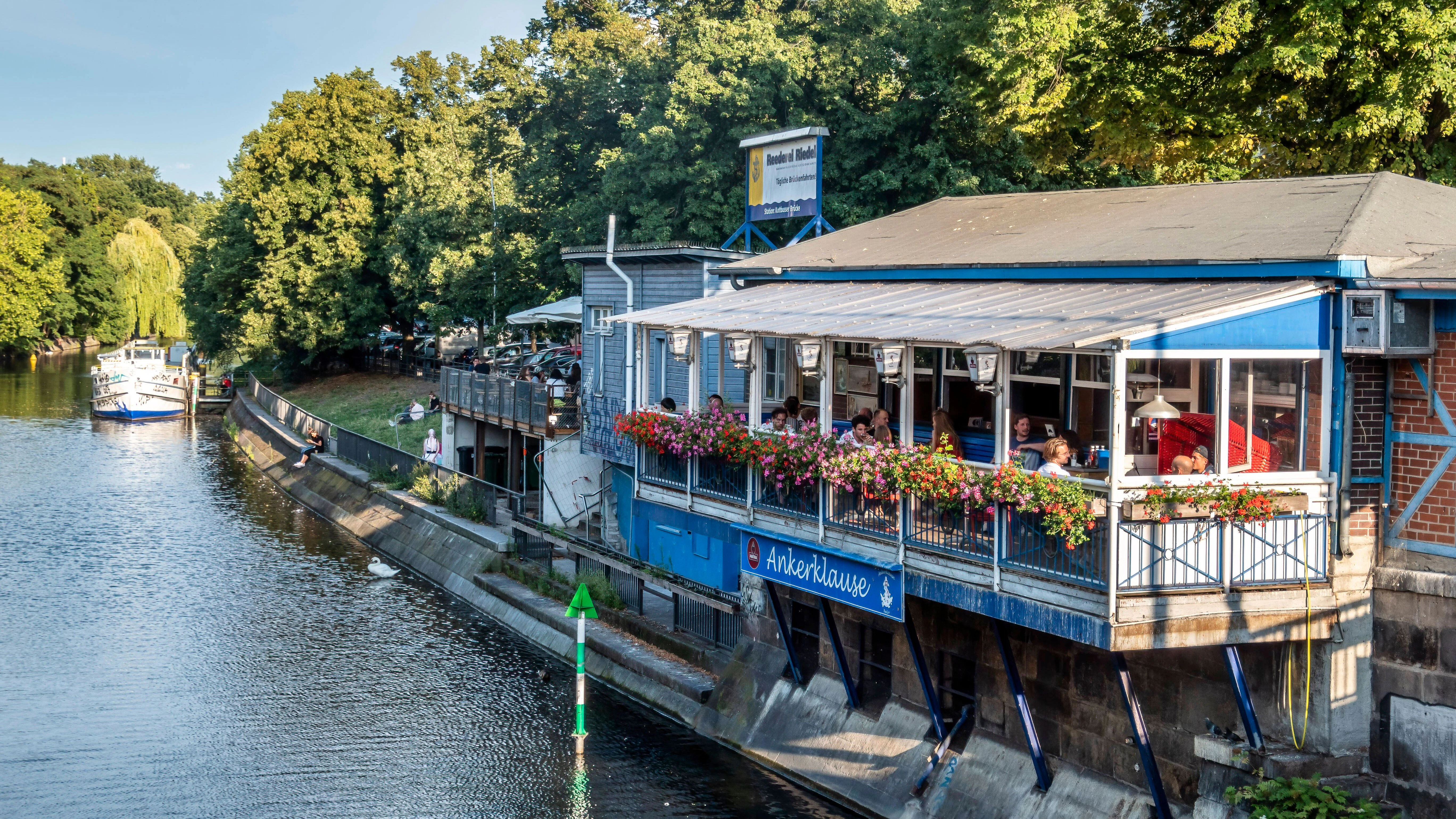 Beste Lage am Landwehrkanal: die Ankerklause.