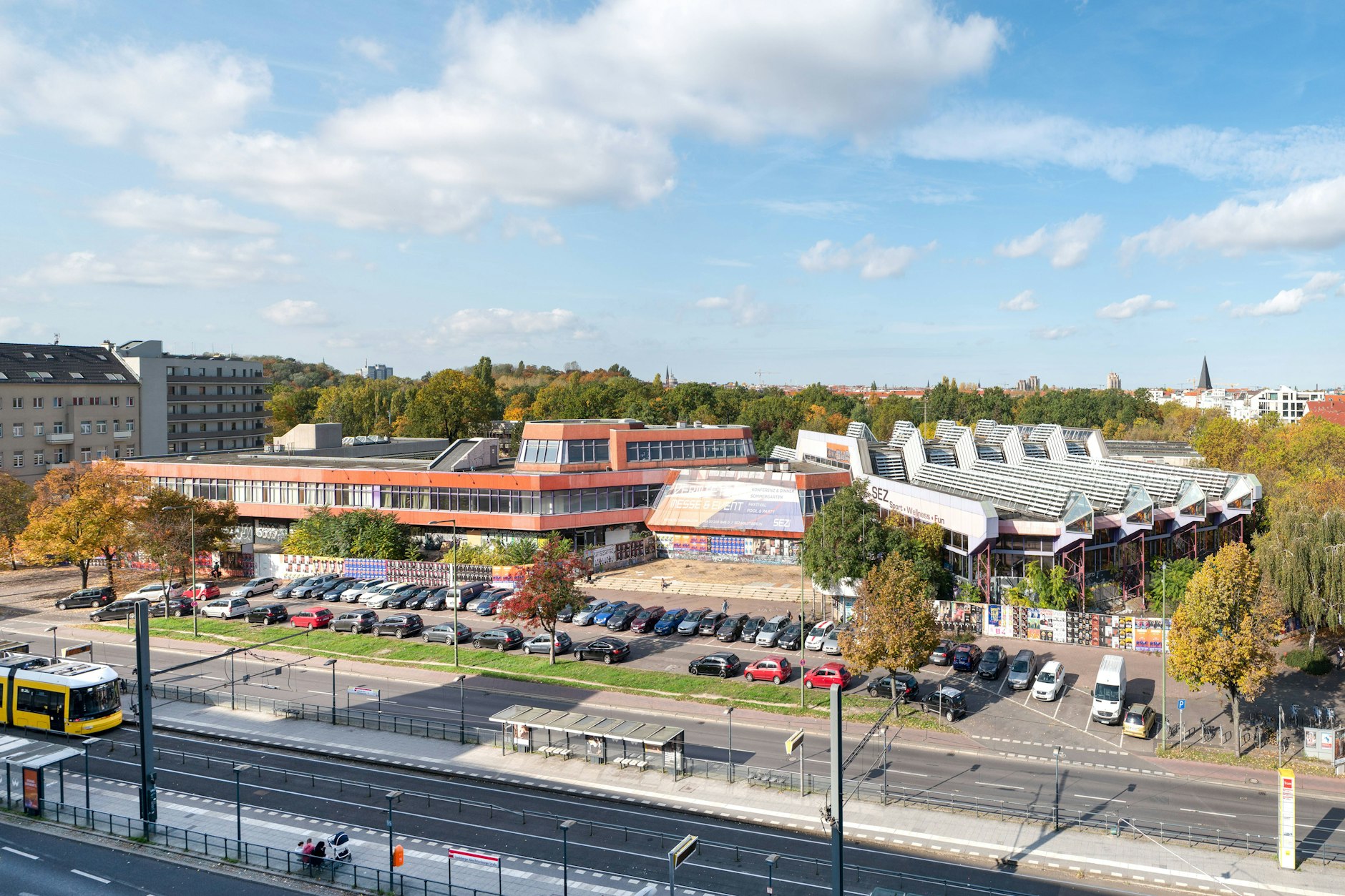 Das Sport- und Erholungszentrum wurde 1981 eröffnet, ist seit 2003 im Besitz eines privaten Investors.