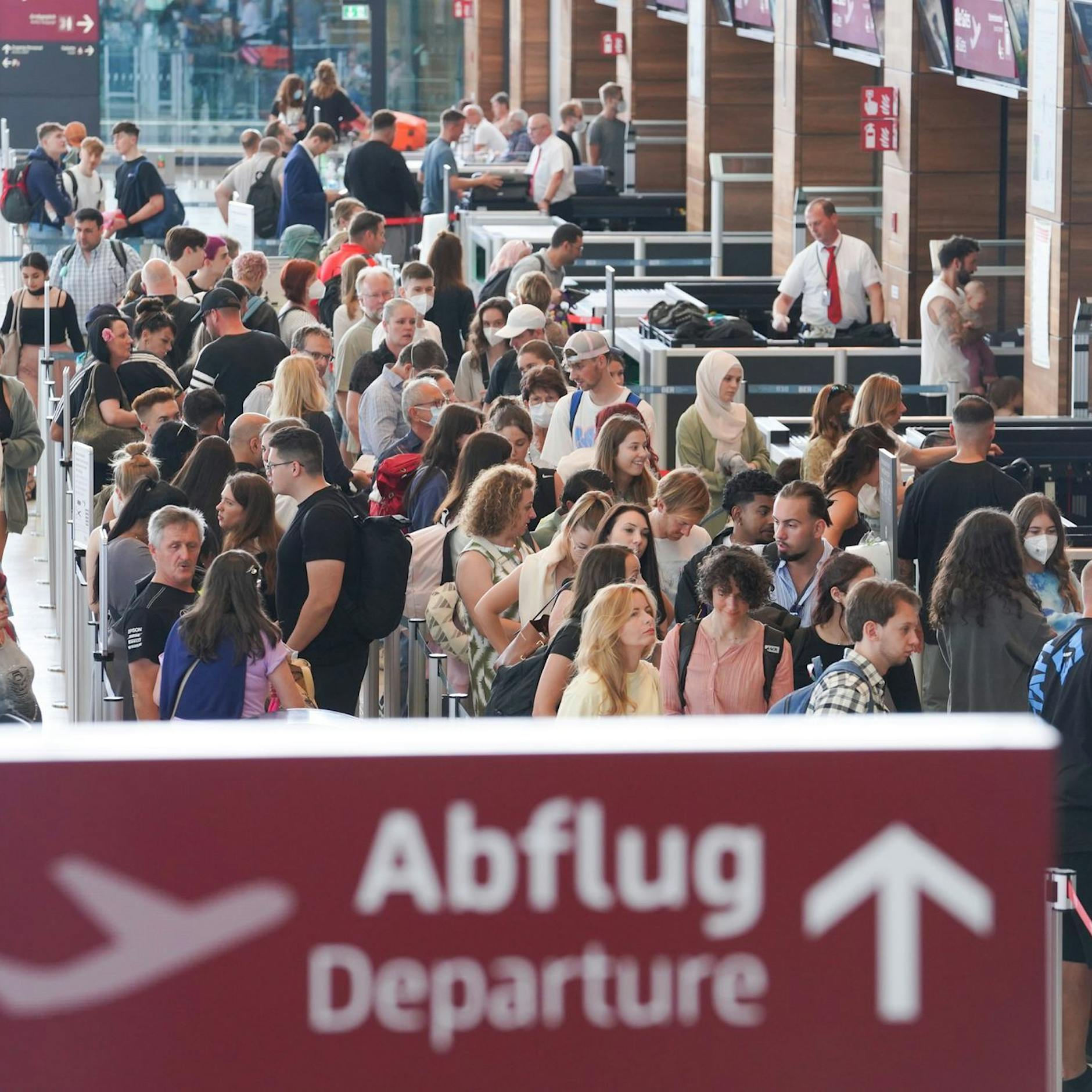 Heute großer Andrang erwartet - doch am Flughafen BER startet der Morgen entspannt