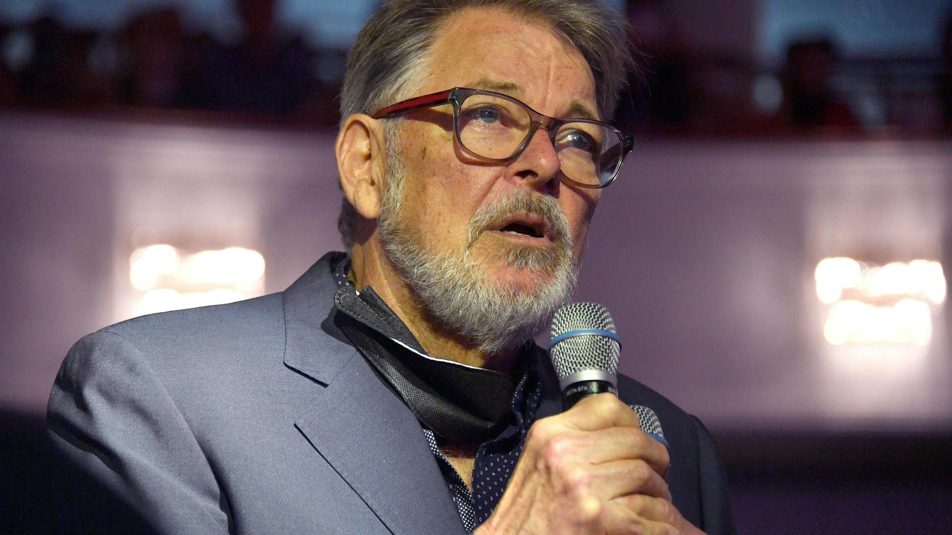 Jonathan Frakes wird auch die neuen Folgen von „X-Factor – Das Unfassbare“ moderieren.