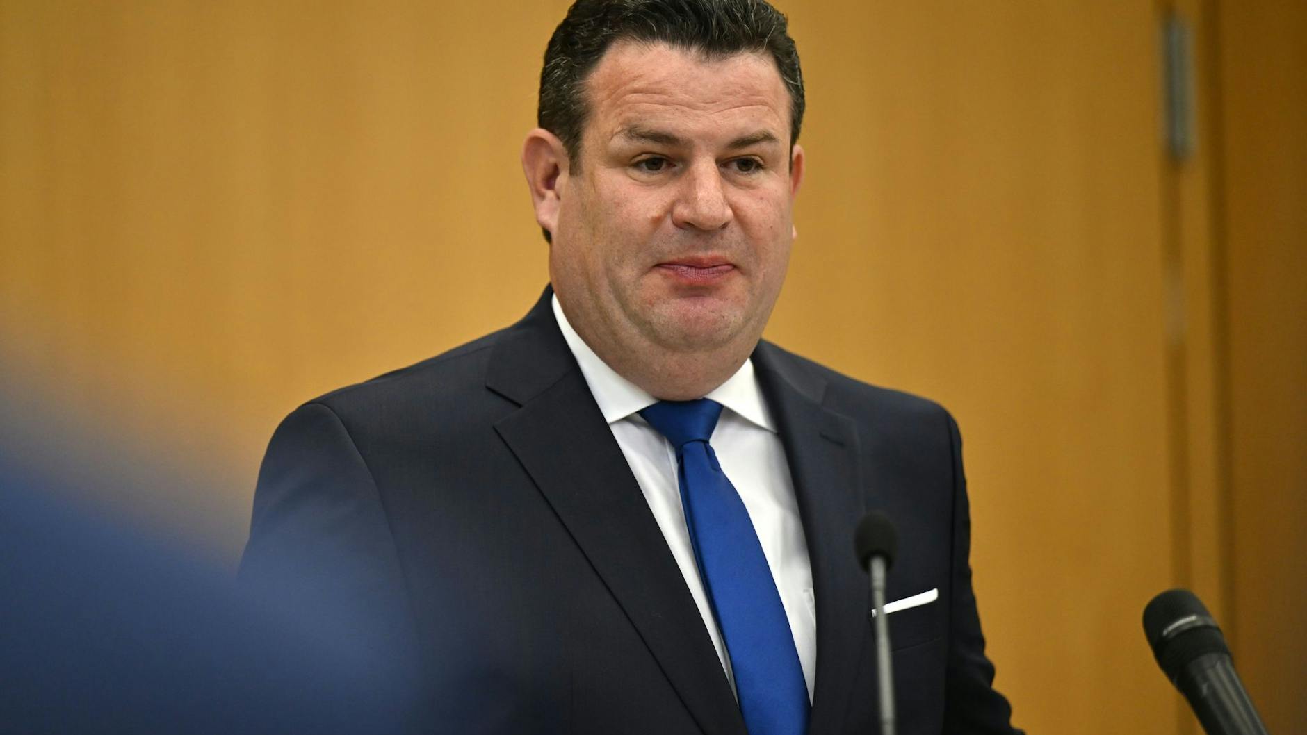 Mit einer Reform des Zuwanderungsrechts will Arbeitsminister Hubertus Heil den Fachkräftemangel bekämpfen.