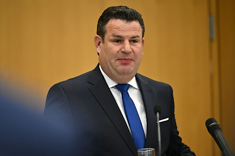 Mit einer Reform des Zuwanderungsrechts will Arbeitsminister Hubertus Heil den Fachkräftemangel bekämpfen.