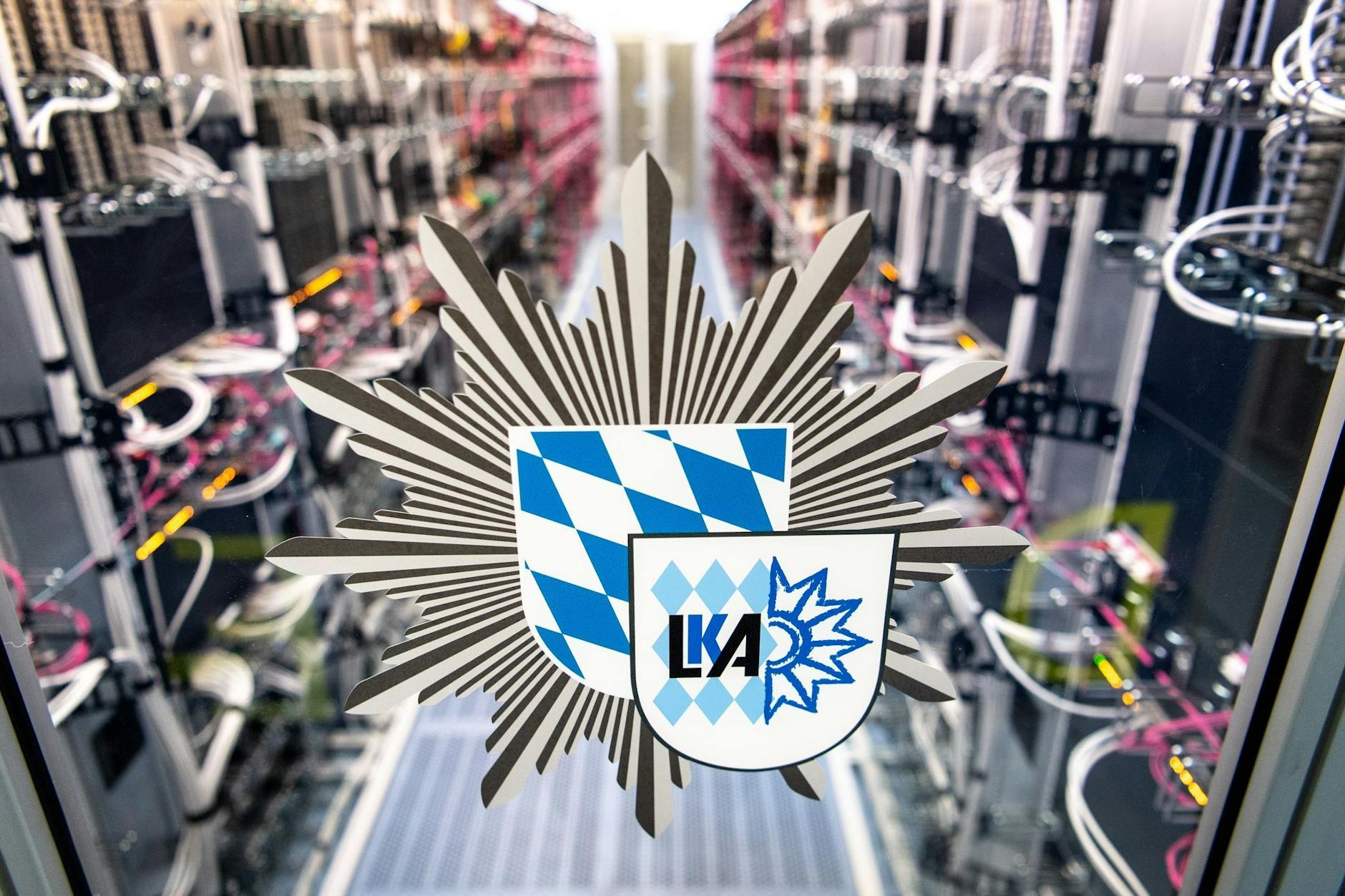 Die Polizei in Bayern will das Verfahrensübergreifende Recherche- und Analysesystem (VeRA) des US-Konzern Palantir einsetzen.