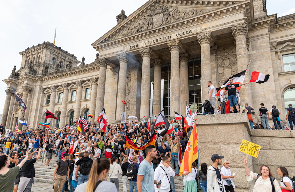 Krawalle vor dem Reichstag: Demonstrant muss Geldstrafe zahlen