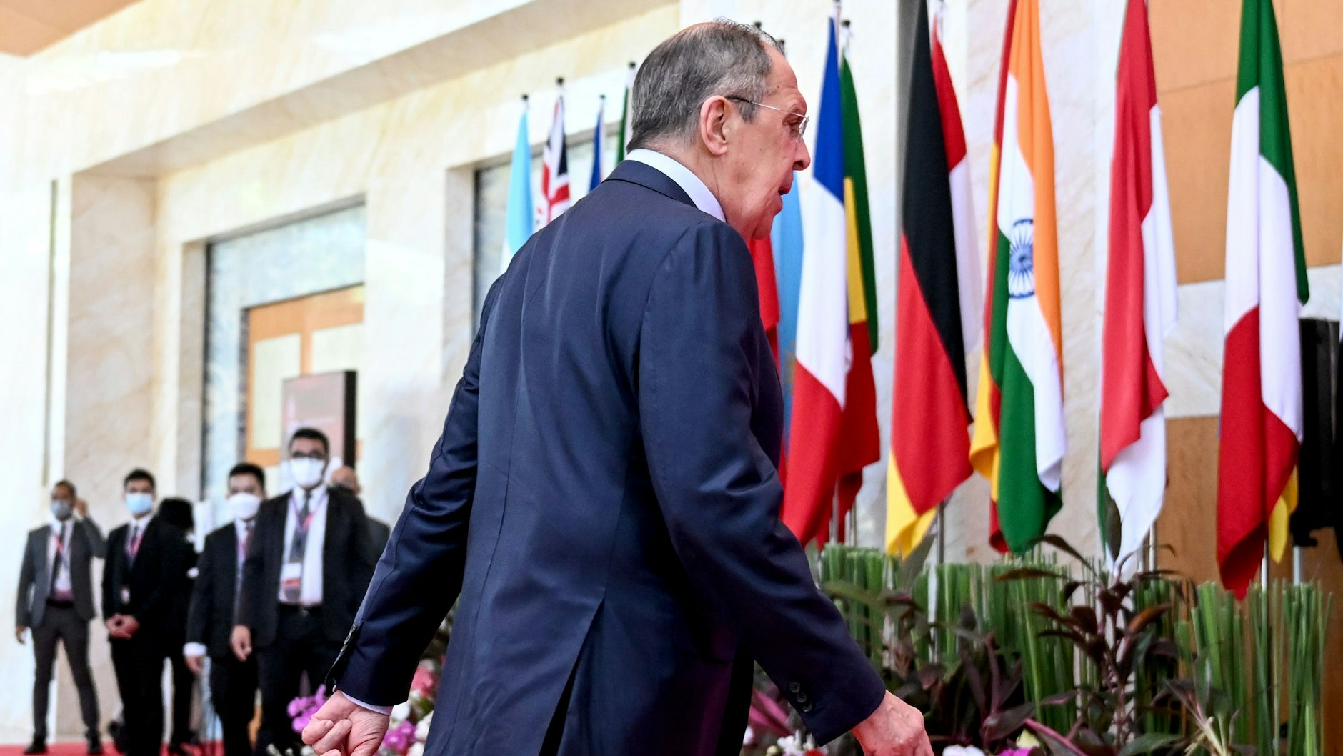 Der russische Außenmister Sergej Lawrow hat den G20-Gipfel der Außenministerinnen und -Außenminister in Indonesien vorzeitig verlassen. 