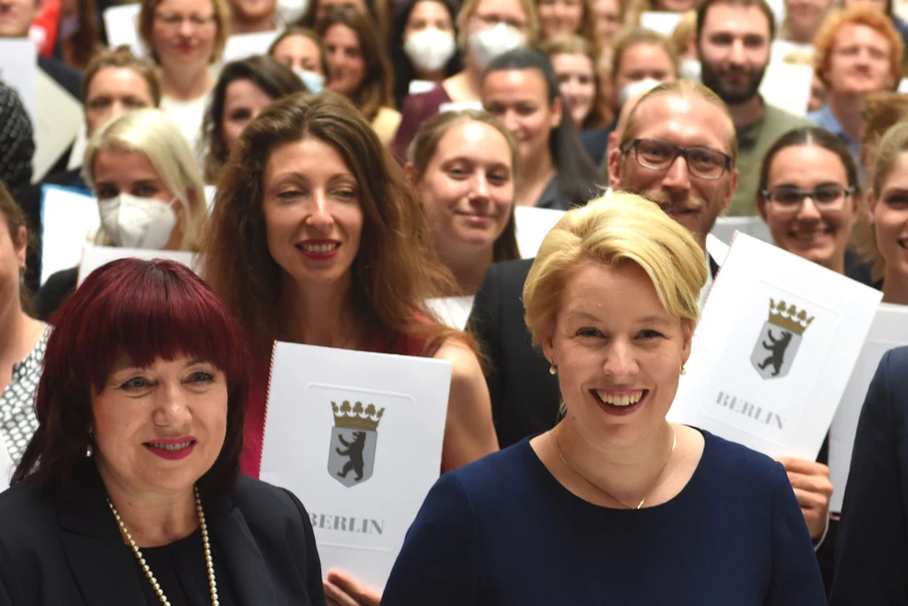 Gehen sie fast leer aus? Das Schicksal der nicht-verbeamteten Lehrer