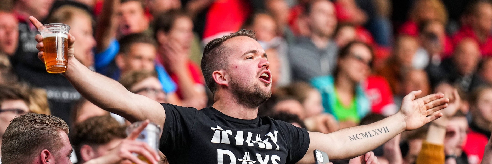 Fans mit Bier wird man bei der Winter-WM in Katar, wenn dann nur ohne Alkoholgehalt sehen. Zumindest während der Spiele im Stadion.