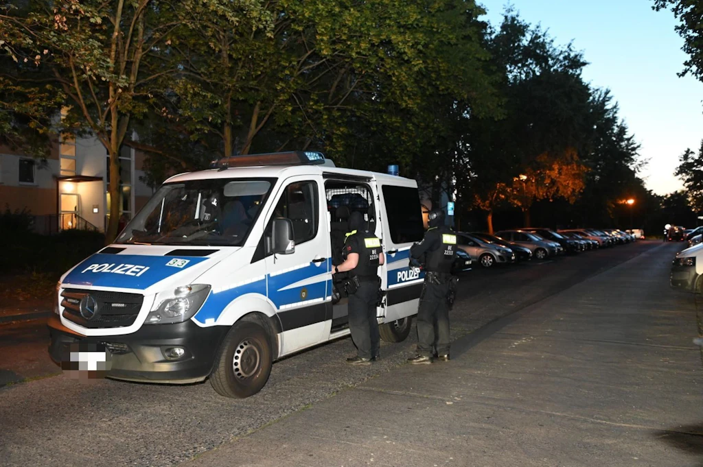Schüsse vom Balkon: SEK stürmt Wohnung in Berlin-Marzahn