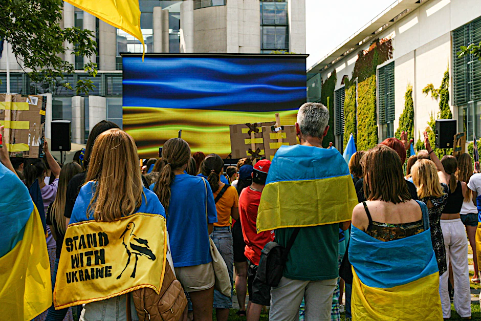 Durch den russischen Angriff rücken die Ukrainer aus allen Landesteilen zusammen - auch wenn sie als Flüchtlinge in Deutschland aufeinandertreffen.