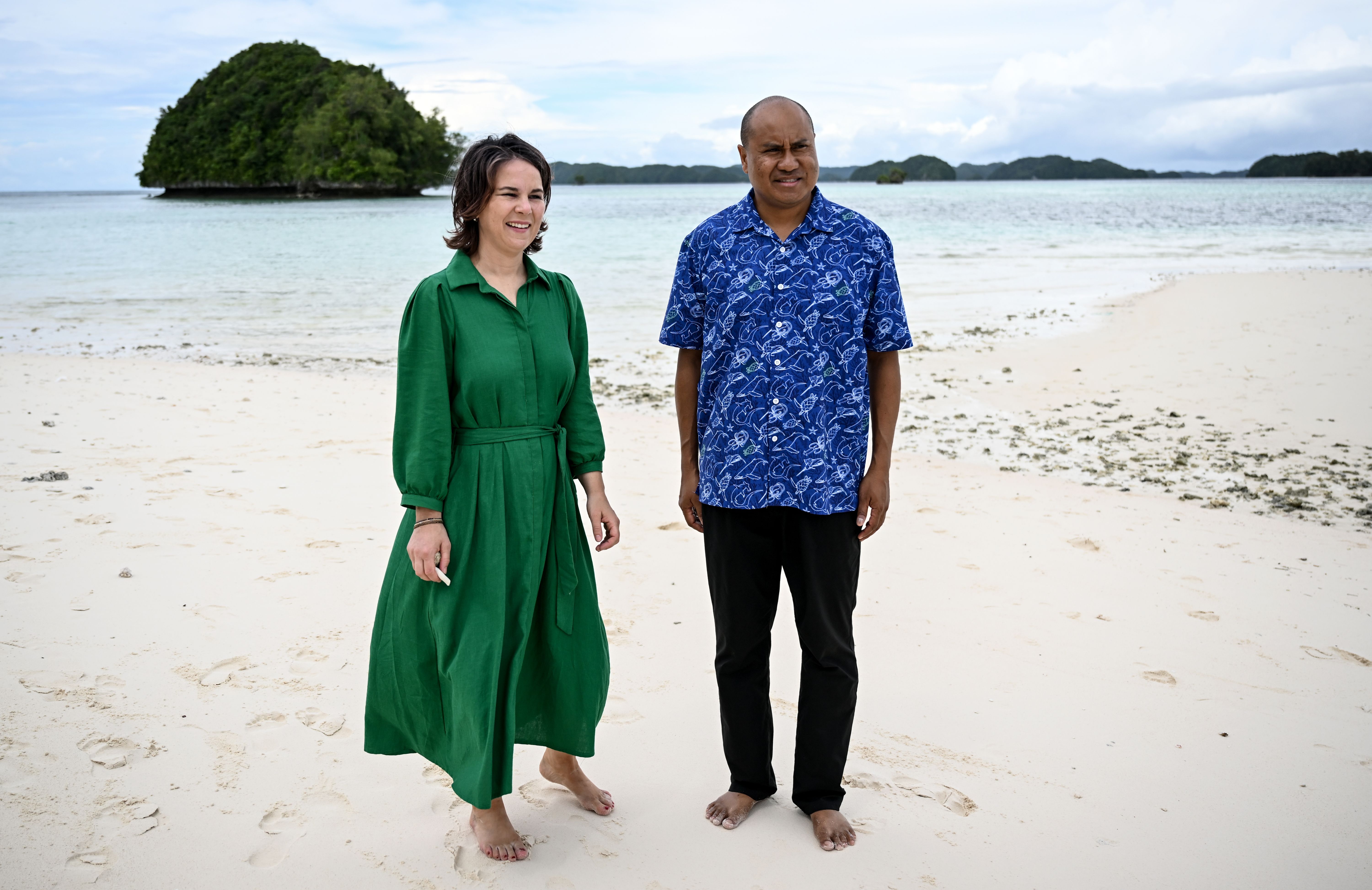 Annalena Baerbock besucht Palau und stellt klar: Klimanotstand ist das schwierigste Sicherheitsproblem unserer Zeit