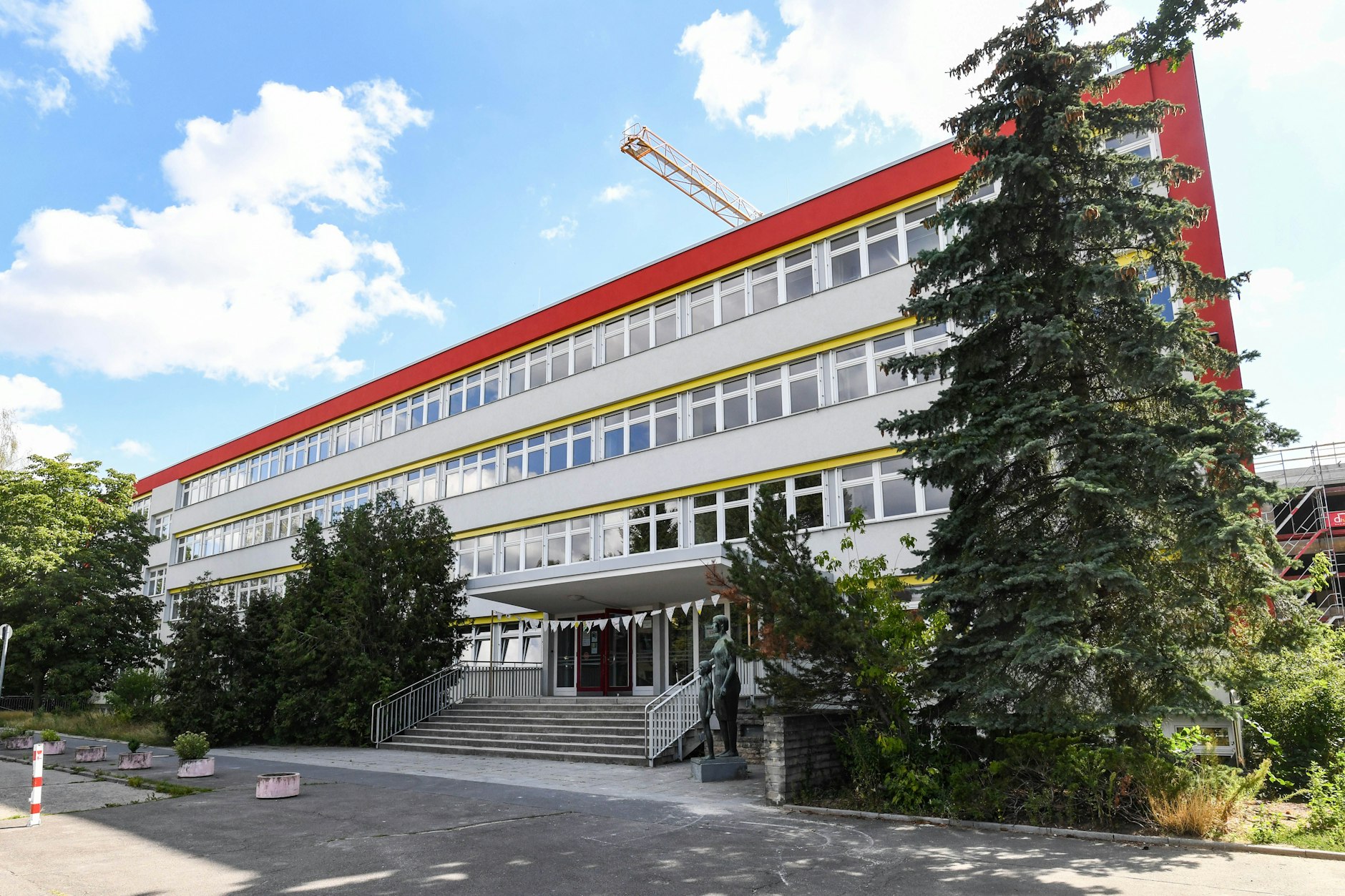 An der Lew-Tolstoi-Grundschule am Römerweg in Karlshorst wurde ein Erweiterungsbau übergeben.