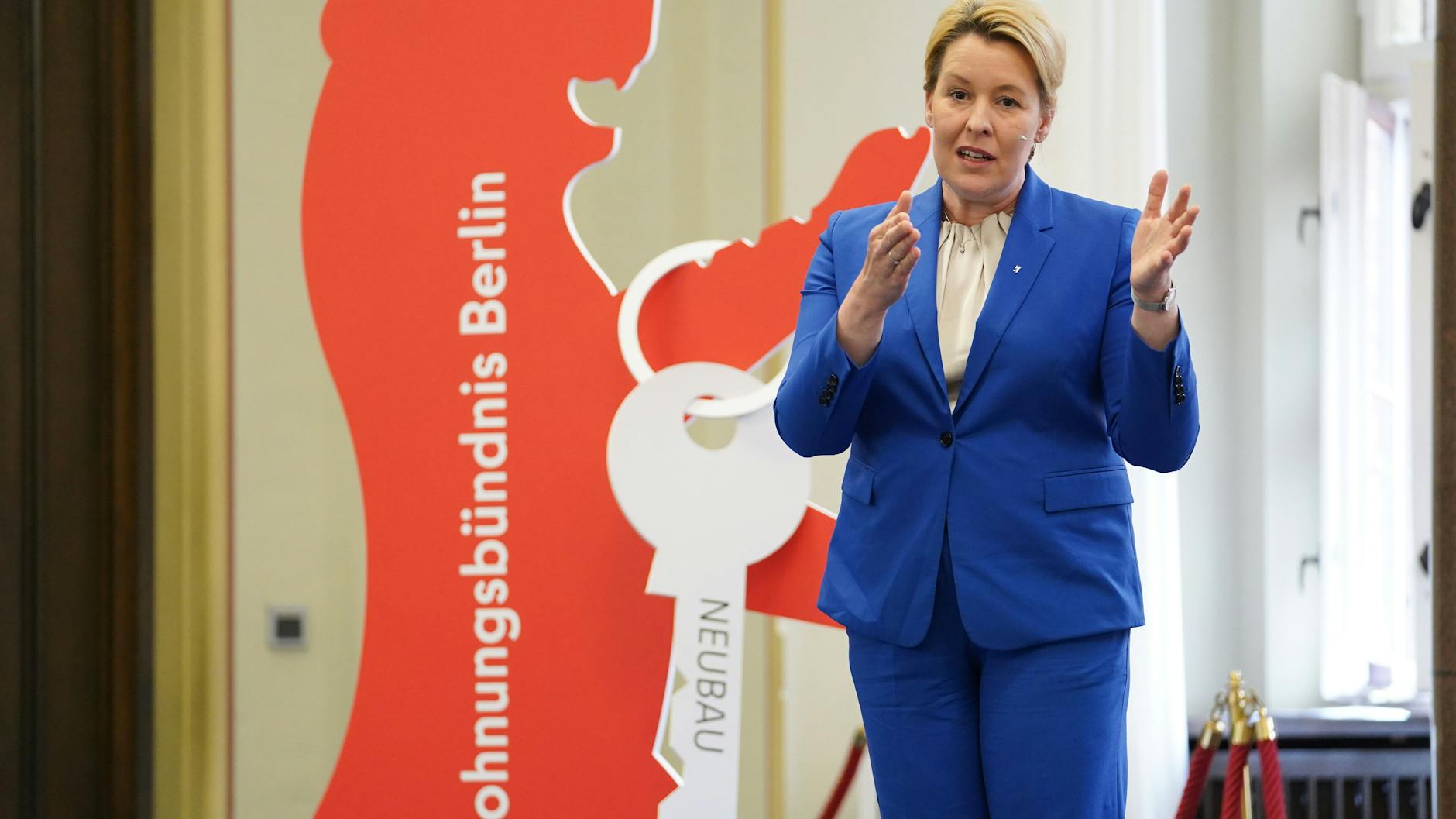 Die Regierende Bürgermeisterin Franziska Giffey (SPD) bei der Präsentation des Bündnisses für Wohnungsneubau und bezahlbares Wohnen am 20. Juni im Roten Rathaus