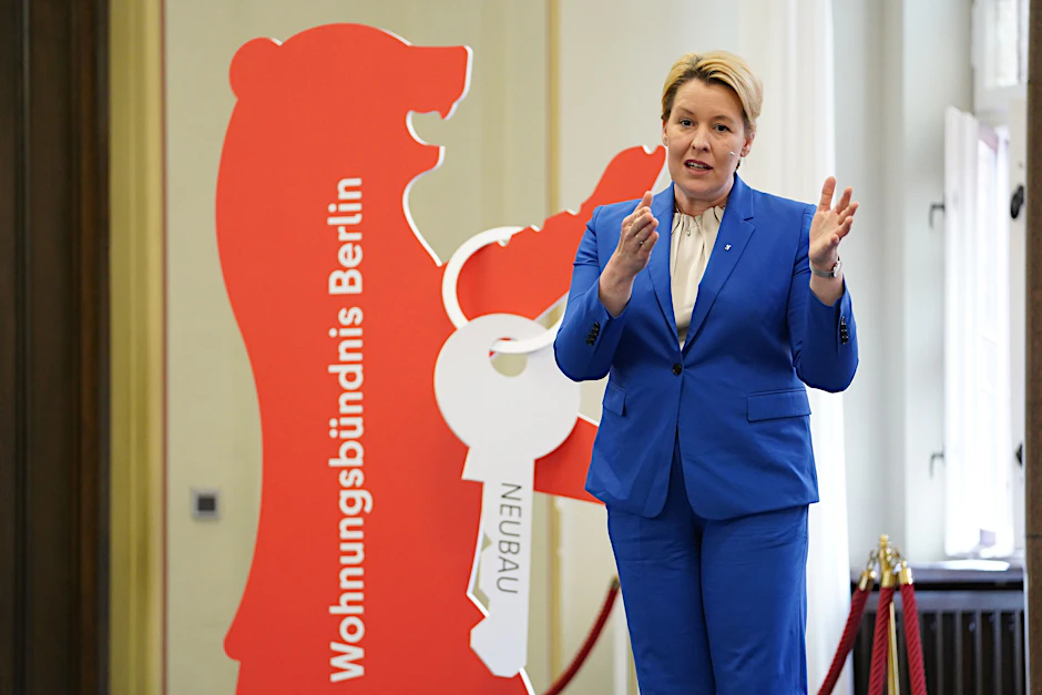 Die Regierende Bürgermeisterin Franziska Giffey (SPD) bei der Präsentation des Bündnisses für Wohnungsneubau und bezahlbares Wohnen am 20. Juni im Roten Rathaus