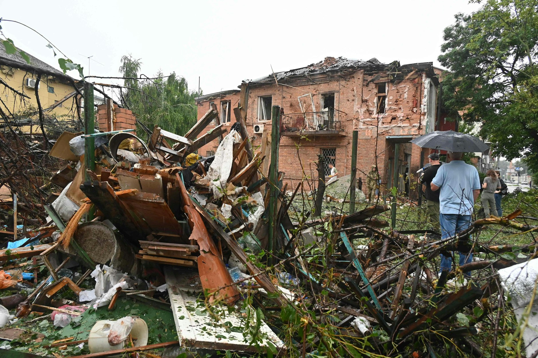 Ruinen in&nbsp;Charkiw nach einem russischen Raketenangriff.