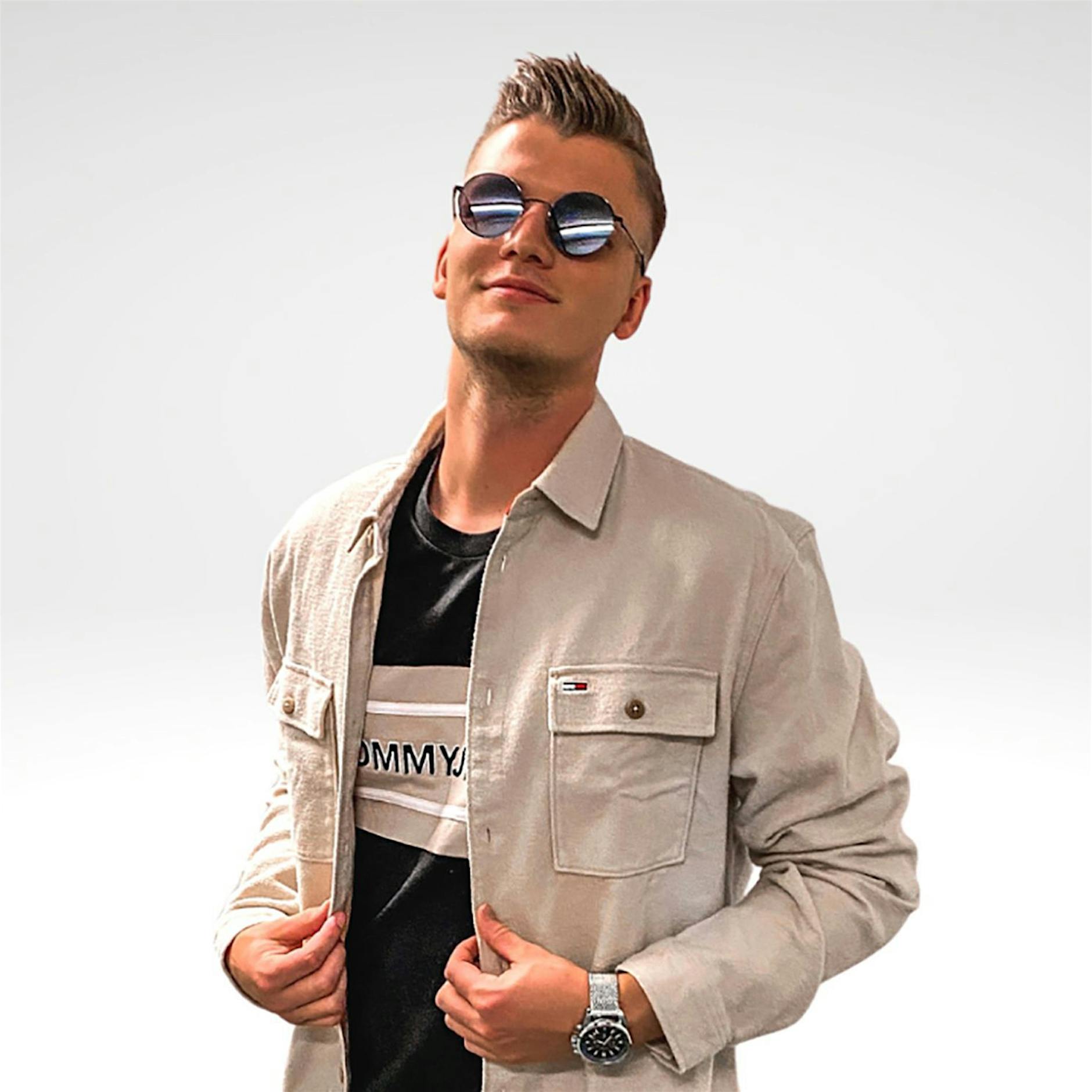 Image - Kommt der Sommerhit '22 von Julian Sommer?