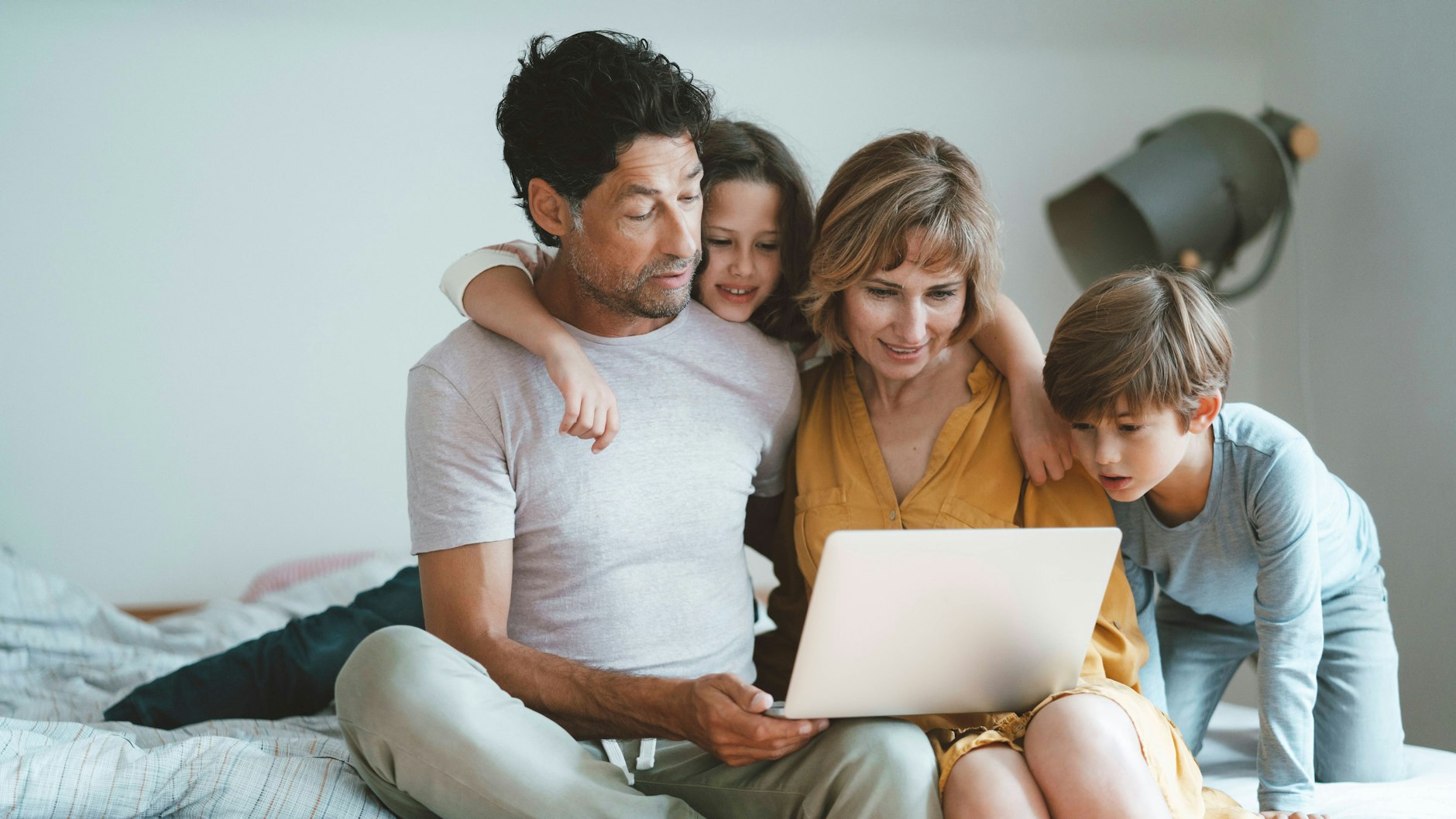 Eine Familie zahlt fürs Leben in einem Einfamilienhaus fast 3500 Euro mehr als vor einem Jahr.