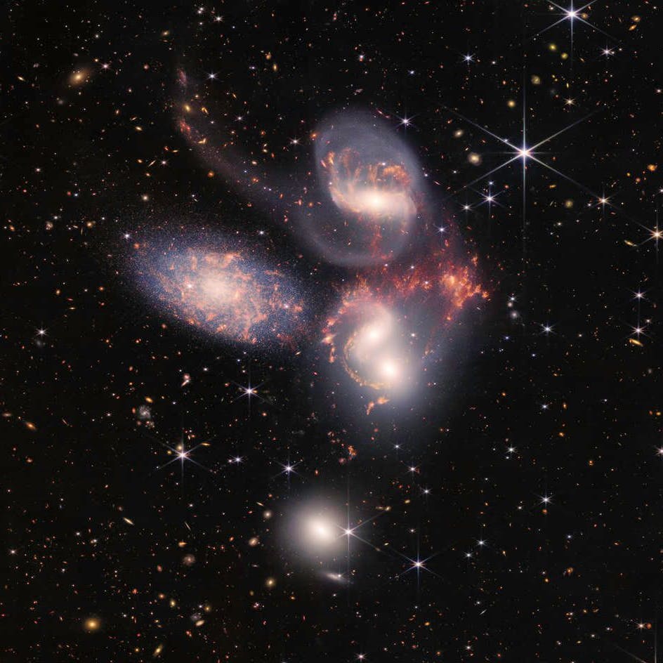 Das von der US-amerikanischen Weltraumbehörde NASA zur Verfügung gestellte Bild zeigt Stephan's Quintet aus fünf kompletten Galaxien, zusammengefügt aus 1000 Einzelbildern.